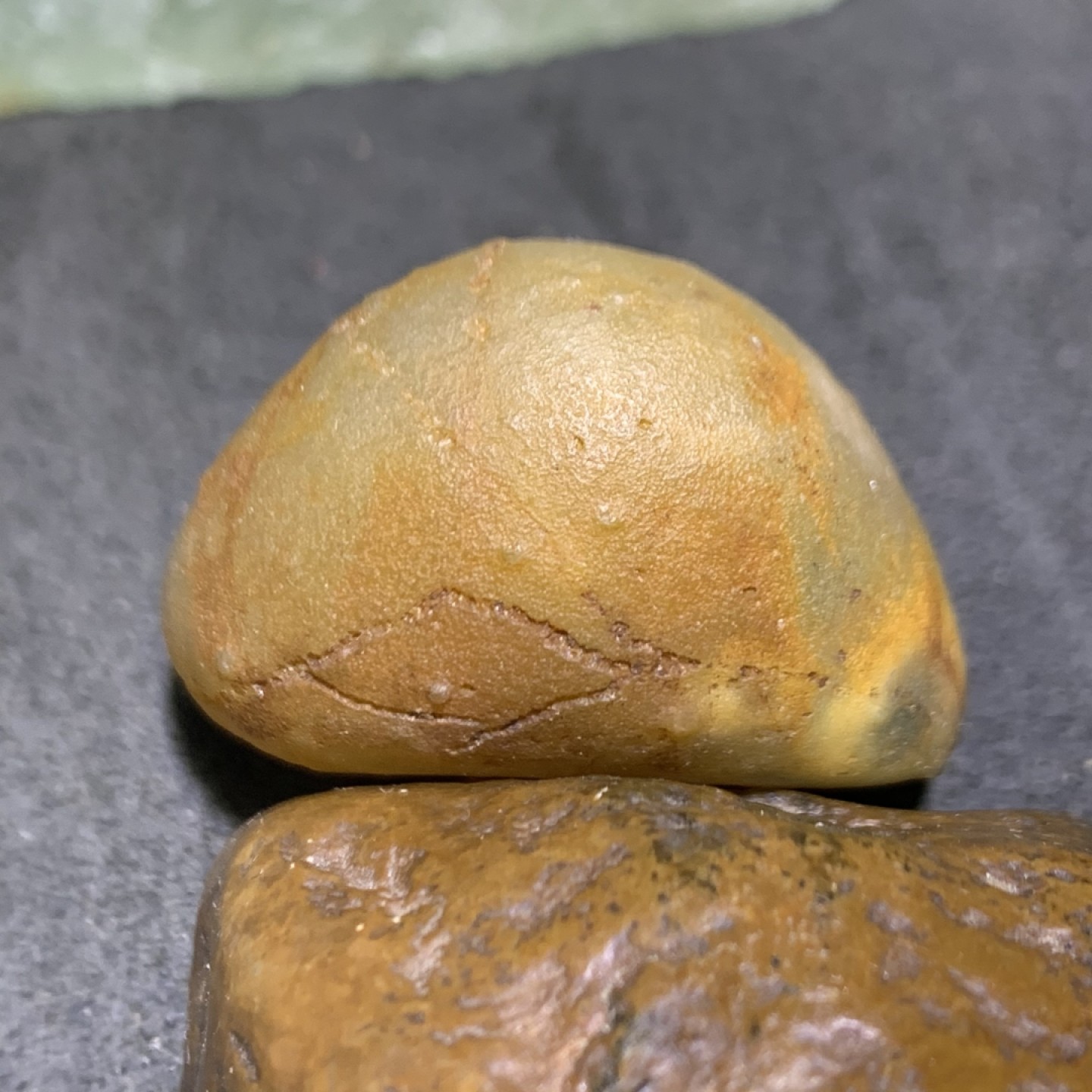 放福利！精美天然阿拉善玛瑙原石一颗，