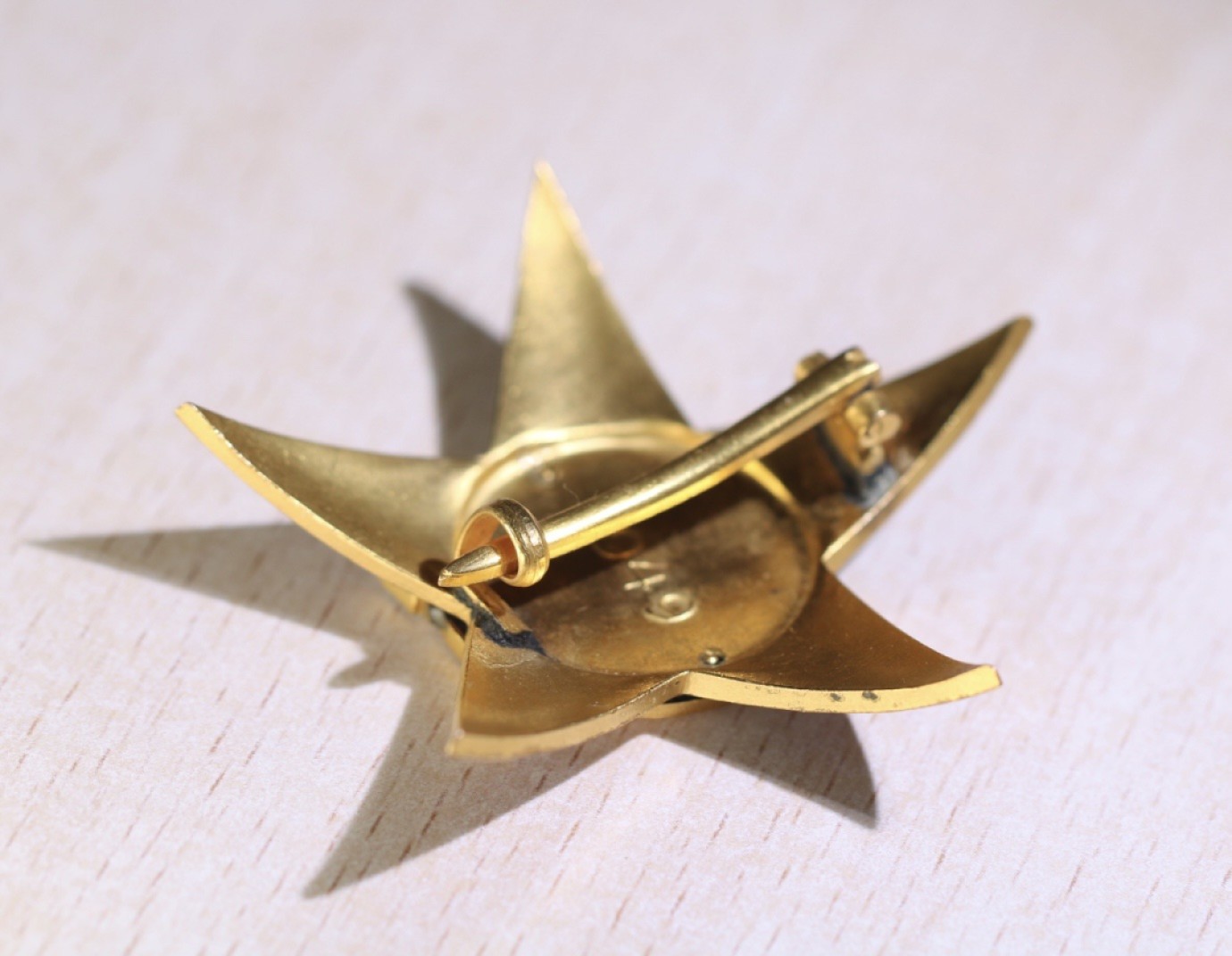 大猫徽章拍卖第215期  匈牙利(社会主义)四级国家功勋勋章星章 少见 珐琅12点方向有修复