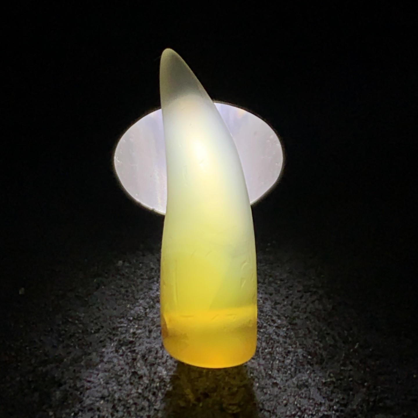 仅此一个，精品玛瑙牙形吊坠一个，