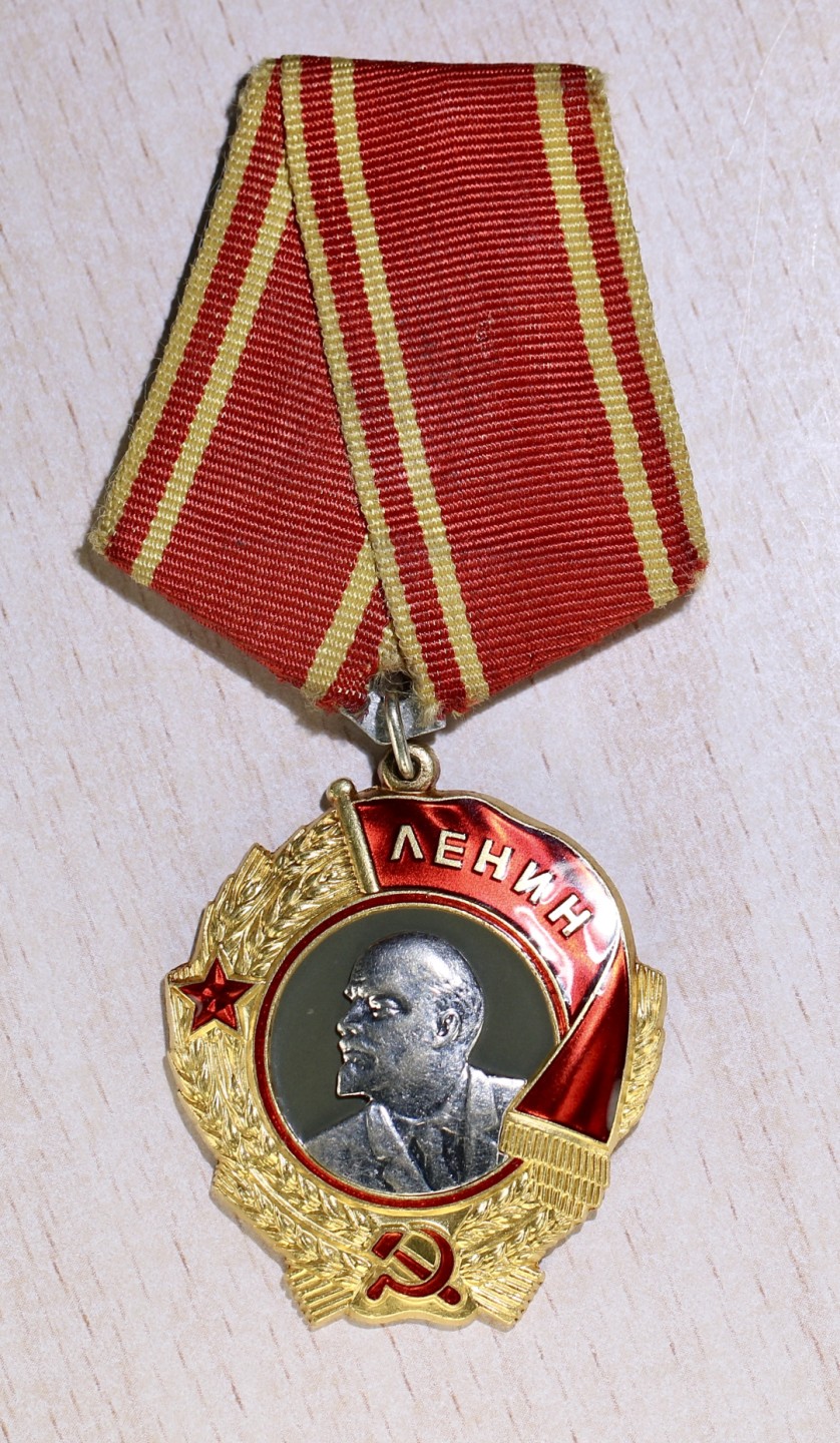 大猫徽章拍卖第215期  列宁勋章 珐琅无磕 划 剥皮 状态良好