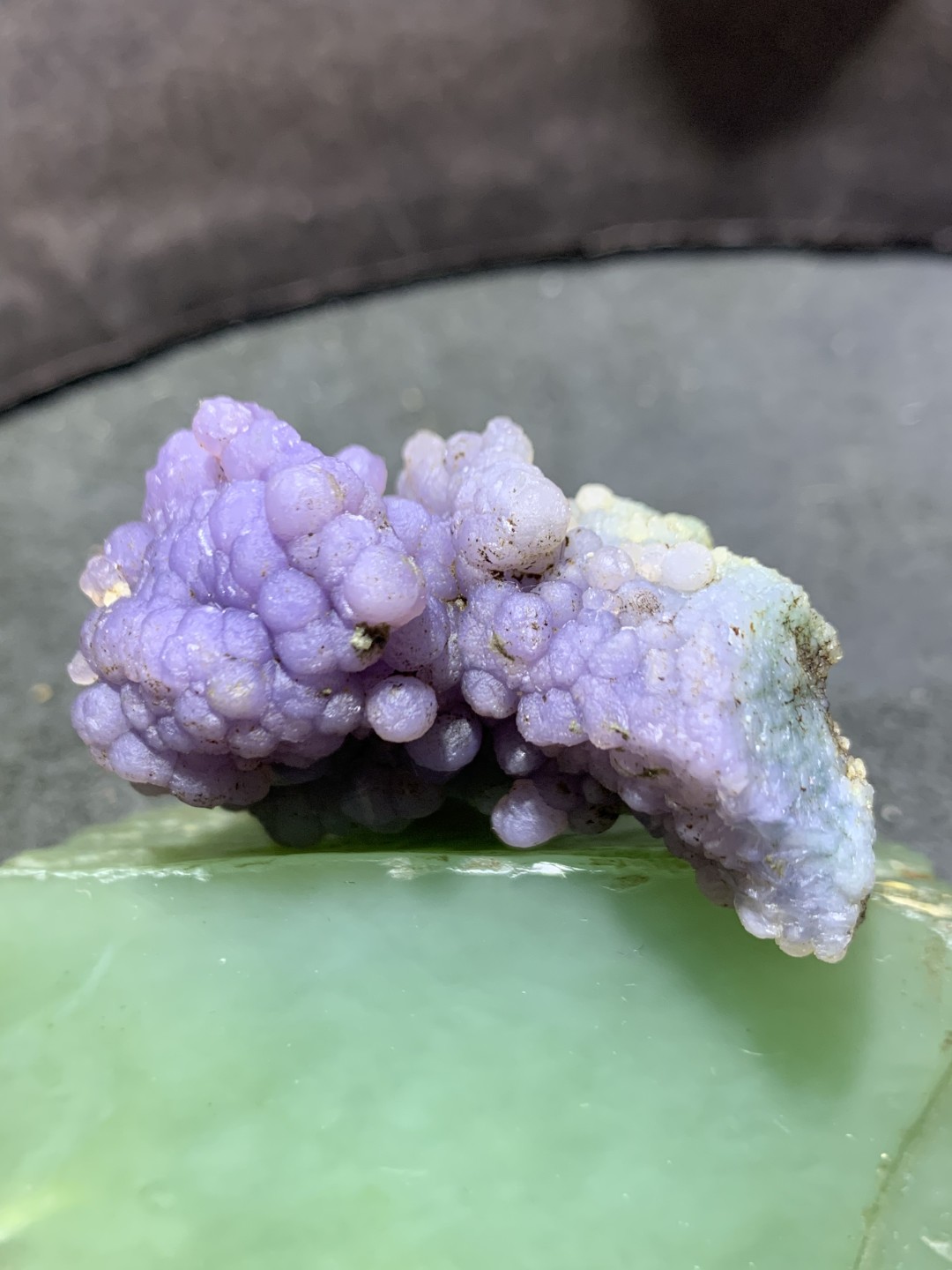 精美印尼双色葡萄玛瑙原石一个 ，