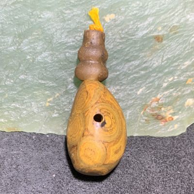 精美九眼页岩亚光天眼随形佛头三通一个。 - 精美九眼页岩亚光天眼随形佛头三通一个。