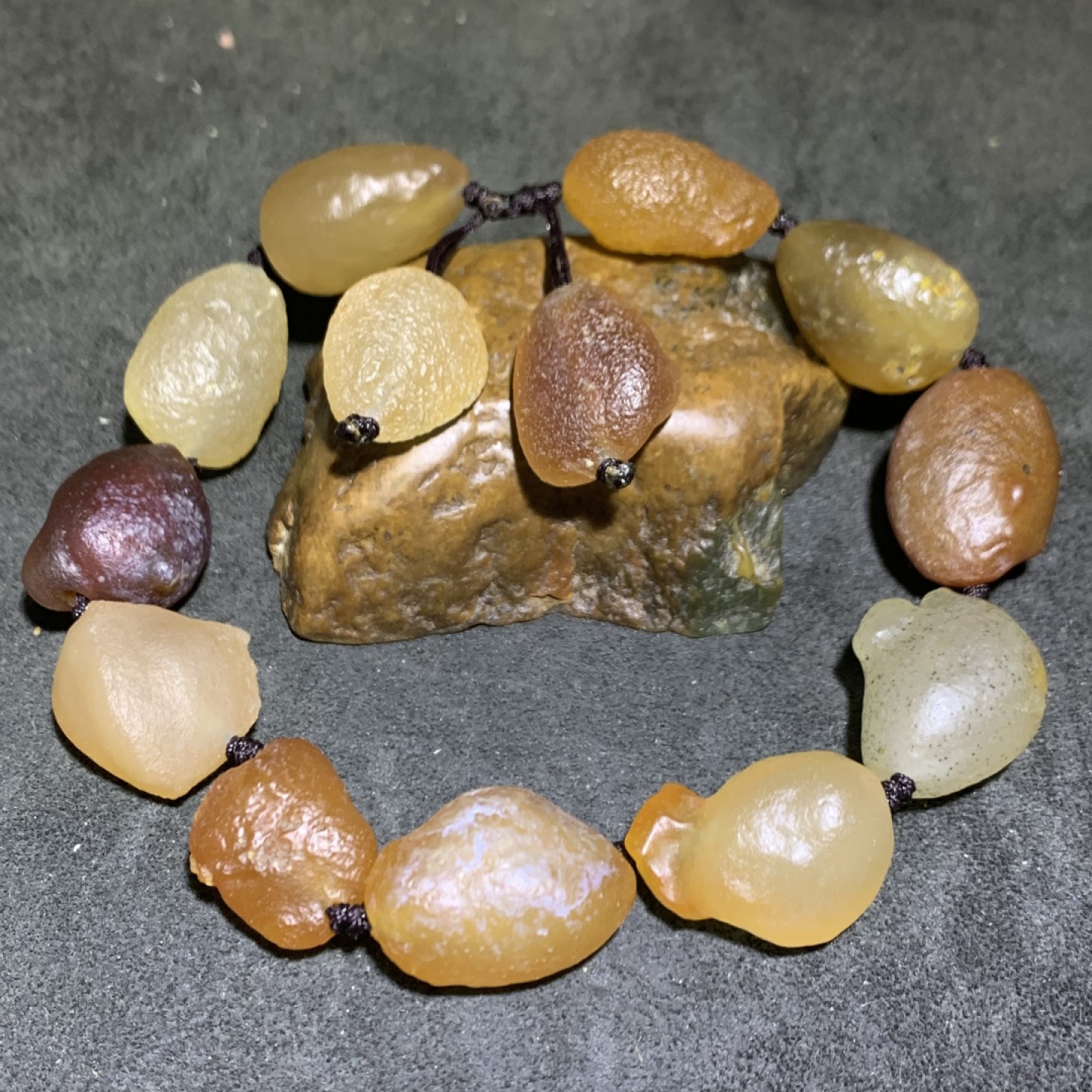 放一条福利！精美天然戈壁阿拉善玛瑙大颗粒原石编织手串一条，
