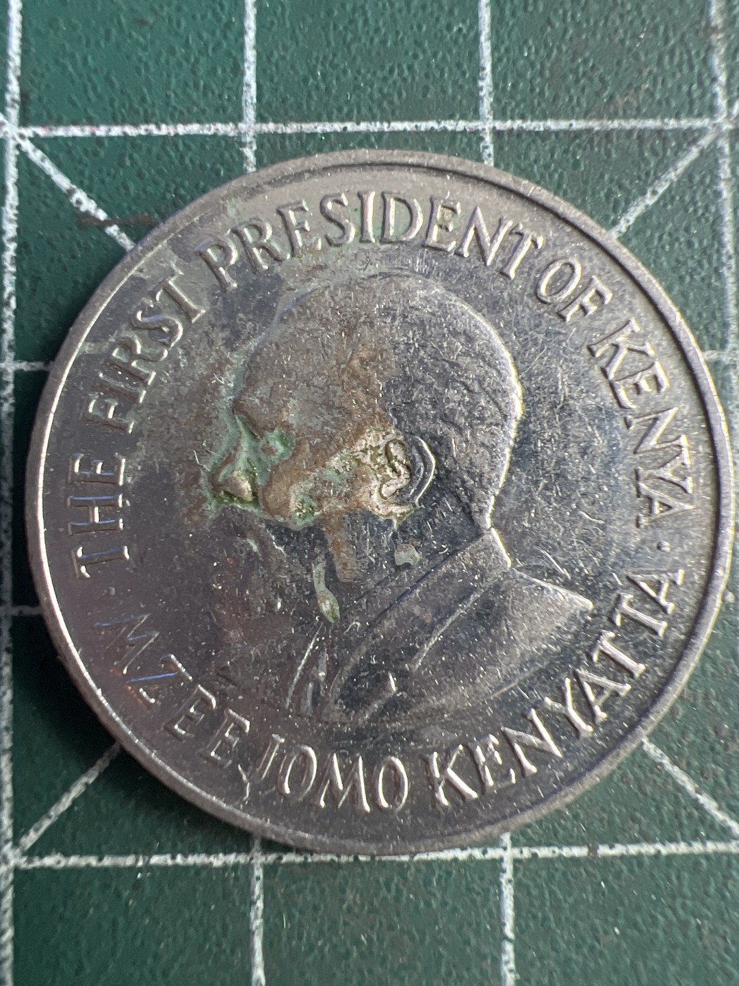 泡泡堂第237期  世界硬币邮票 （无押金，无佣金，捡漏，全场20包邮，偏远地区除外，接收代拍业务） 肯尼亚一先令