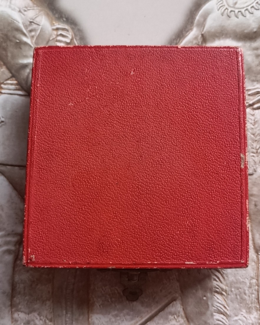 英系币章首饰盒子专场第6期 木盒6x6cm，内径45mm