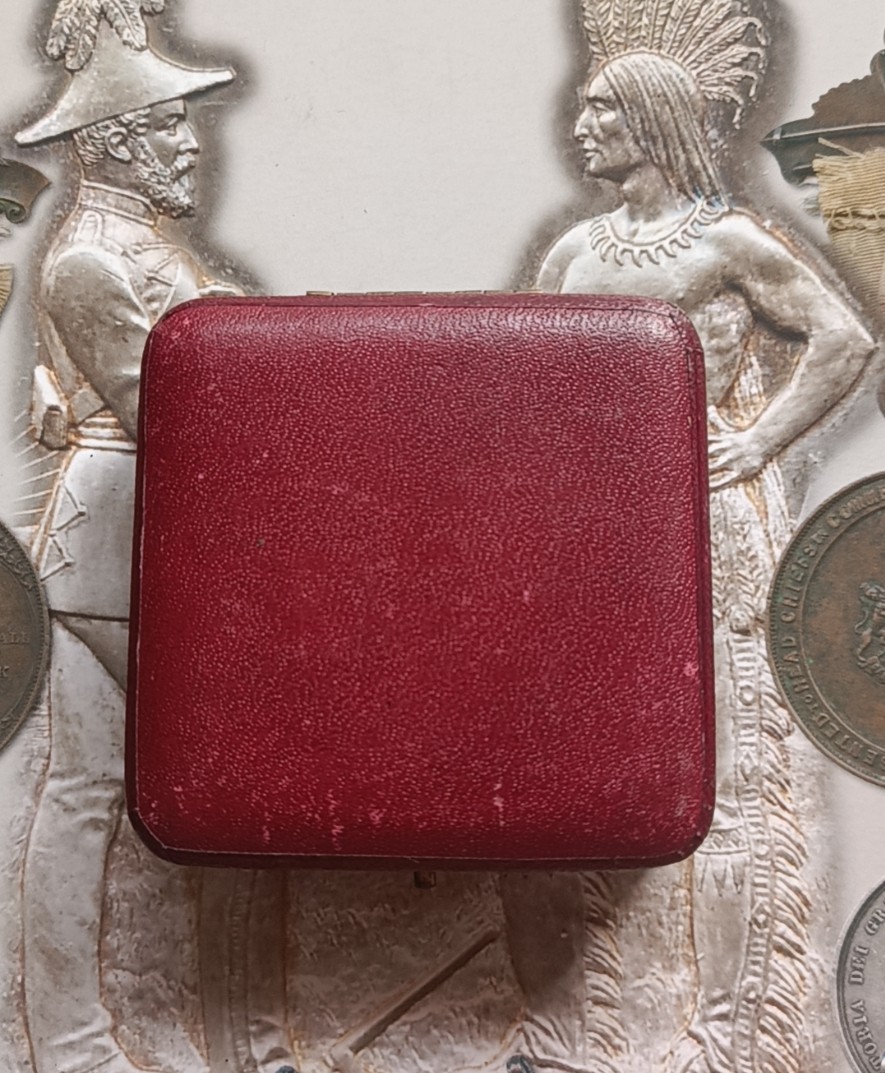 英系币章首饰盒子专场第6期 木盒67x67mm，内径37mm