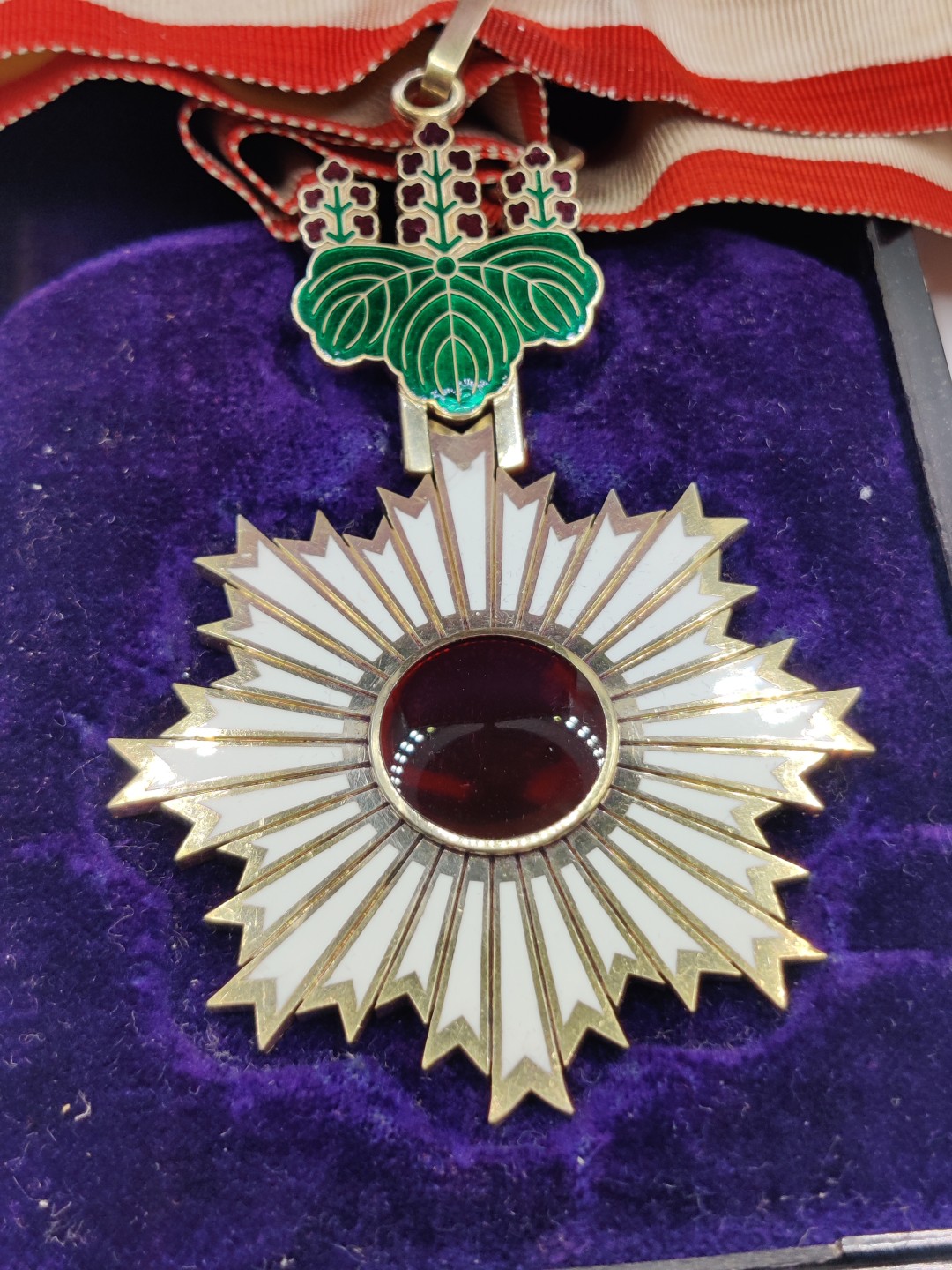 全场0元起拍 第29期 咸鱼国勋章拍卖专场 2月12日（周日）下午6：00开始 明治时期三等旭日章 银制带盒