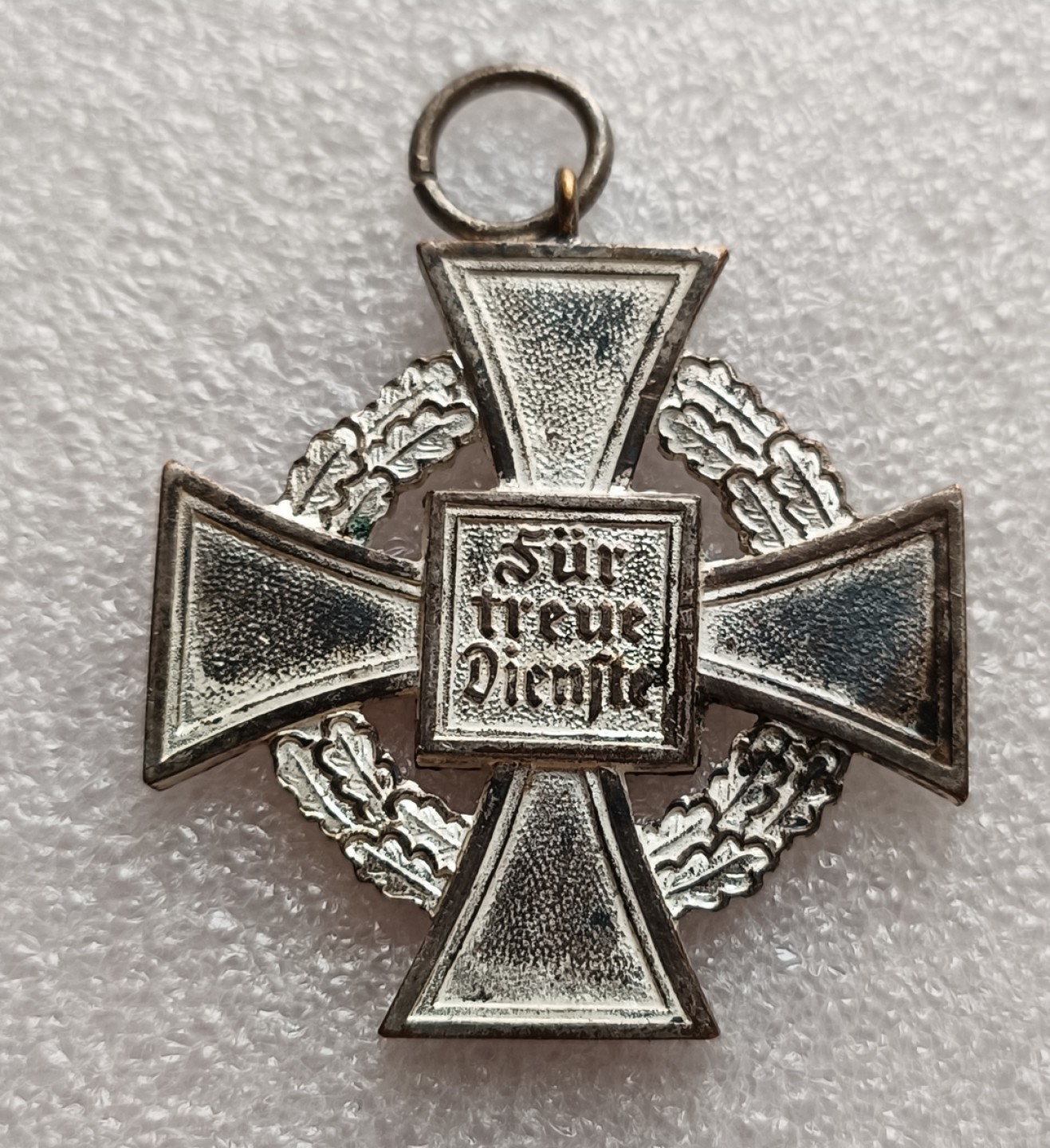 瓶子🏺第78期拍卖会 德国一战战时奖章勋章联排ko厂铁十字+黑森大公国勇敢银章+兴登堡十字+磨标公务员