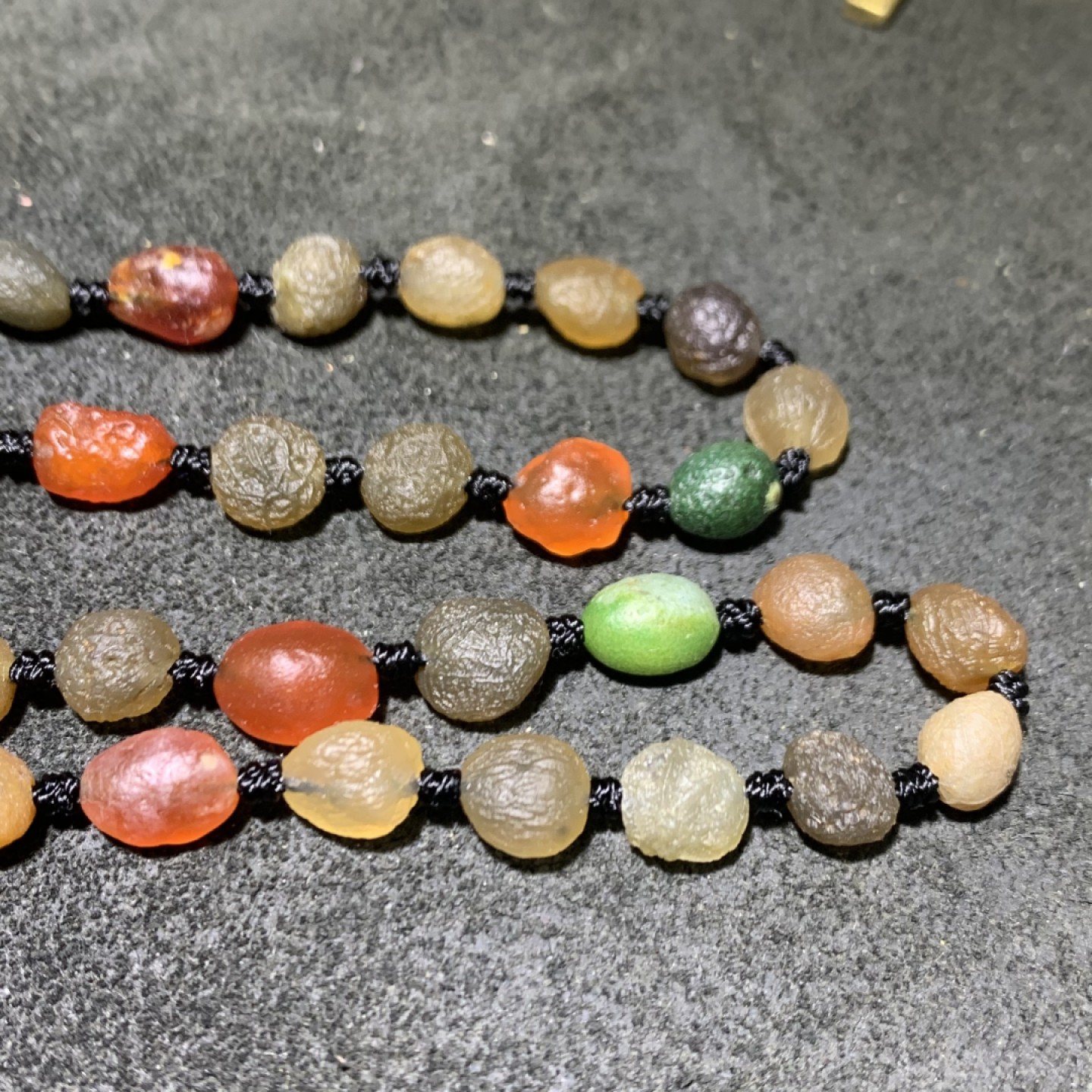 精美罕见天然阿拉善葡萄干玛瑙项链一条，
