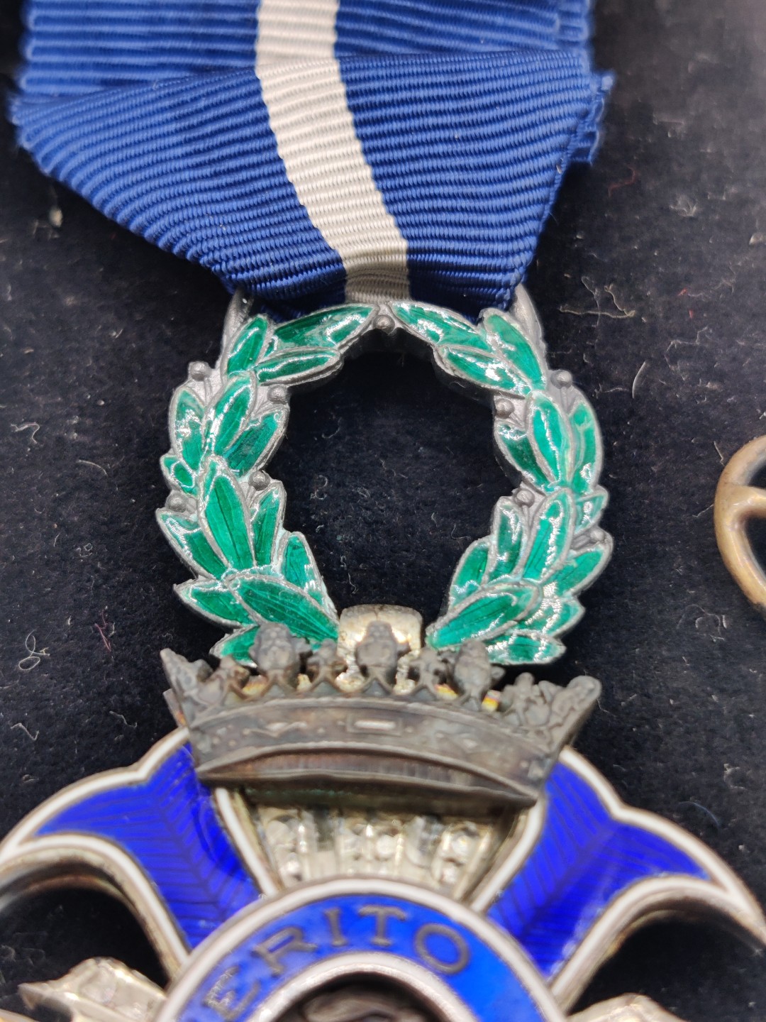 全场0元起拍 第29期 咸鱼国勋章拍卖专场 2月12日（周日）下午6：00开始 西班牙佛朗哥时期民事功绩勋章 早期银质珐琅带mini章