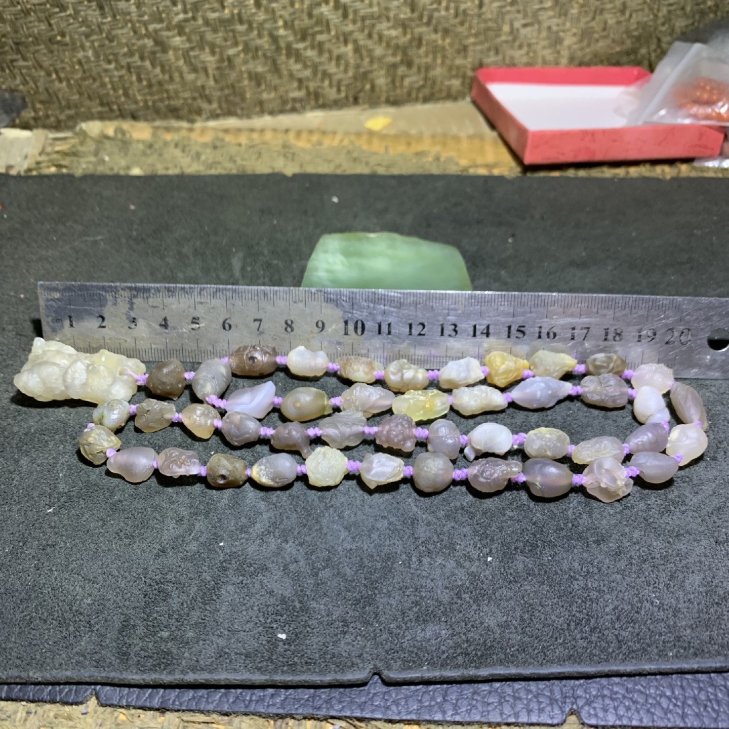 精美阿拉善冰透紫罗兰筋脉原石项链一条！