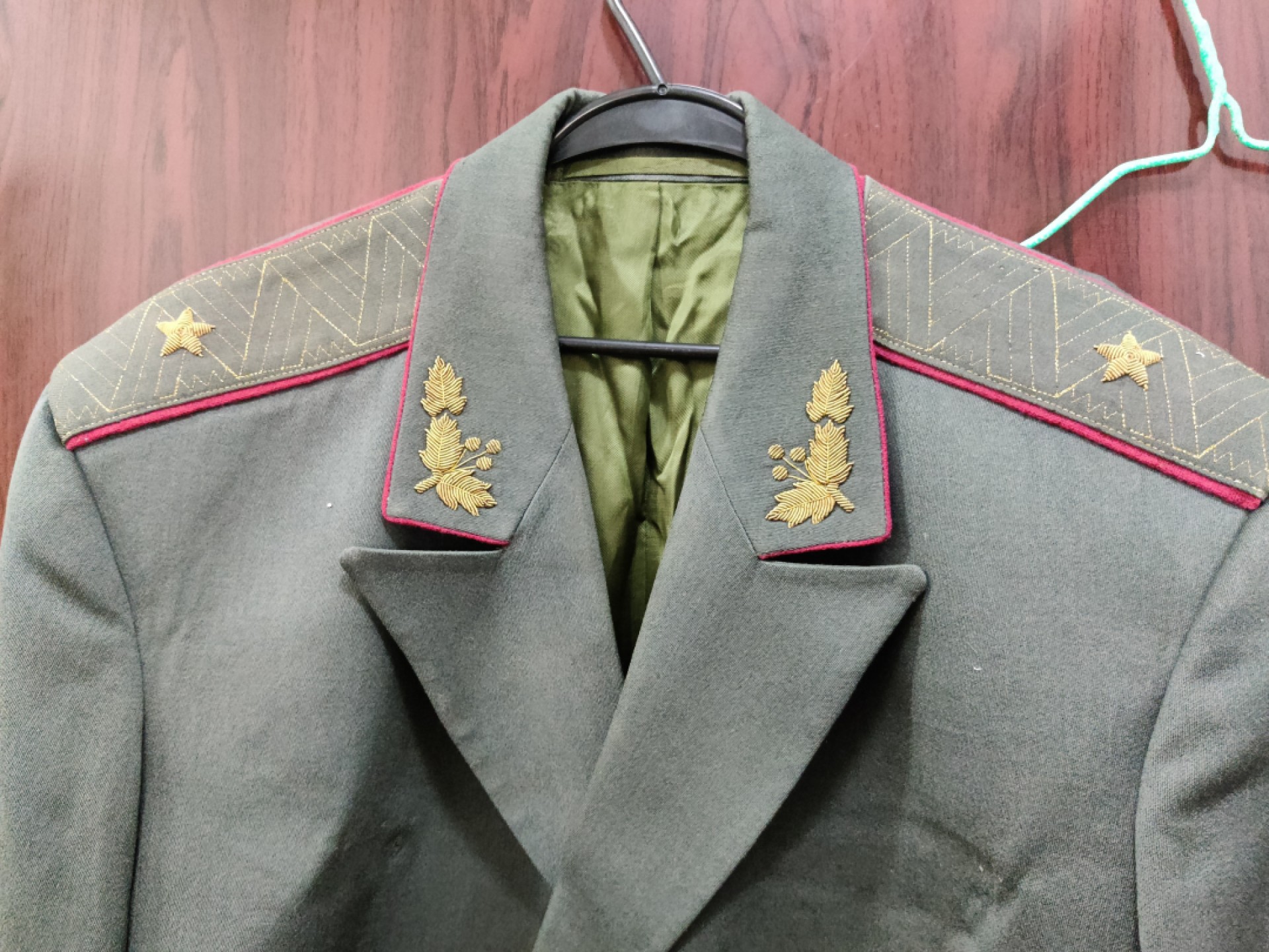 全场0元起拍 第29期 咸鱼国勋章拍卖专场 2月12日（周日）下午6：00开始 乌克兰m94陆军将官常服一套