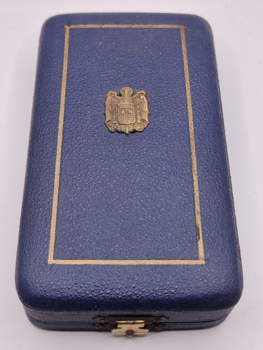 全场0元起拍 第29期 咸鱼国勋章拍卖专场 2月12日（周日）下午6：00开始 西班牙佛朗哥时期民事功绩勋章 早期银质珐琅带mini章