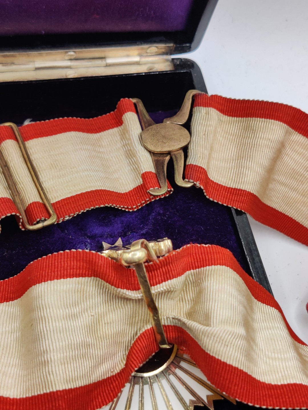 全场0元起拍 第29期 咸鱼国勋章拍卖专场 2月12日（周日）下午6：00开始 明治时期三等旭日章 银制带盒