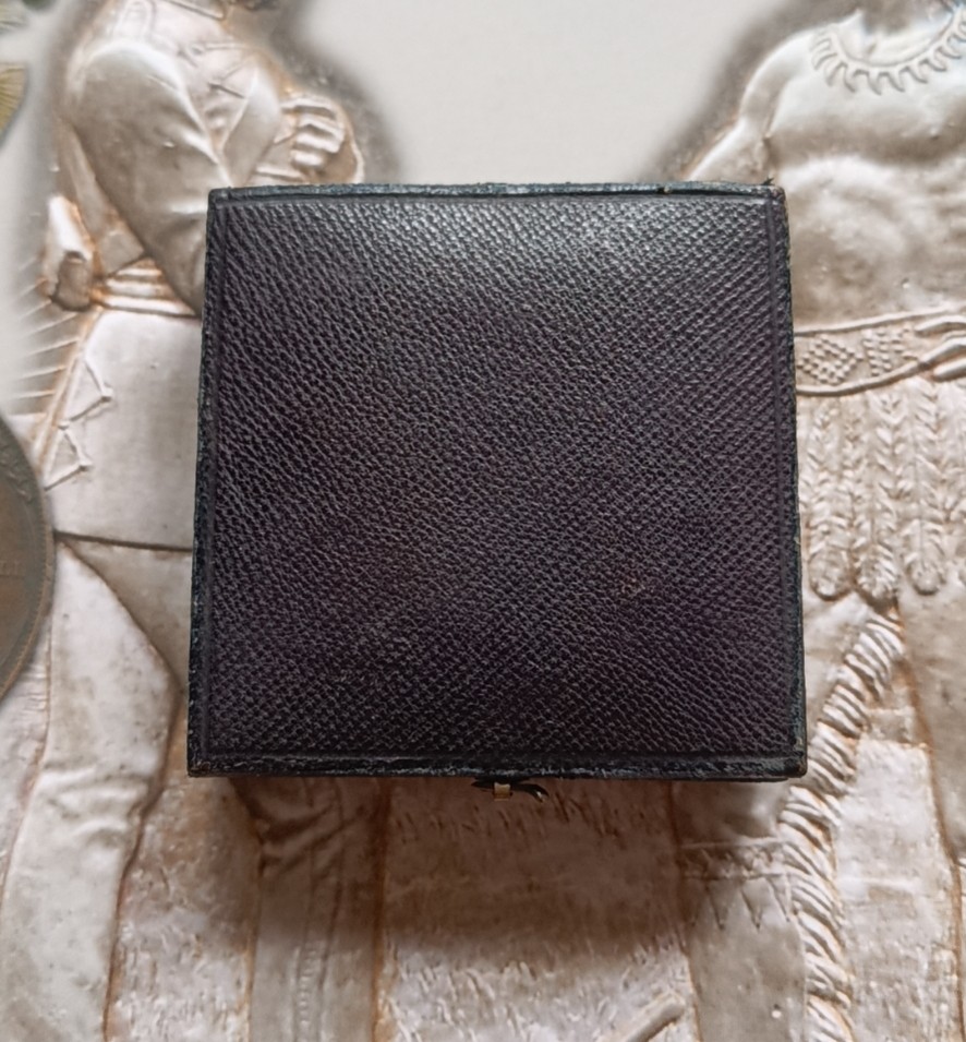 英系币章首饰盒子专场第6期 木盒5x5cm，内径约38mm