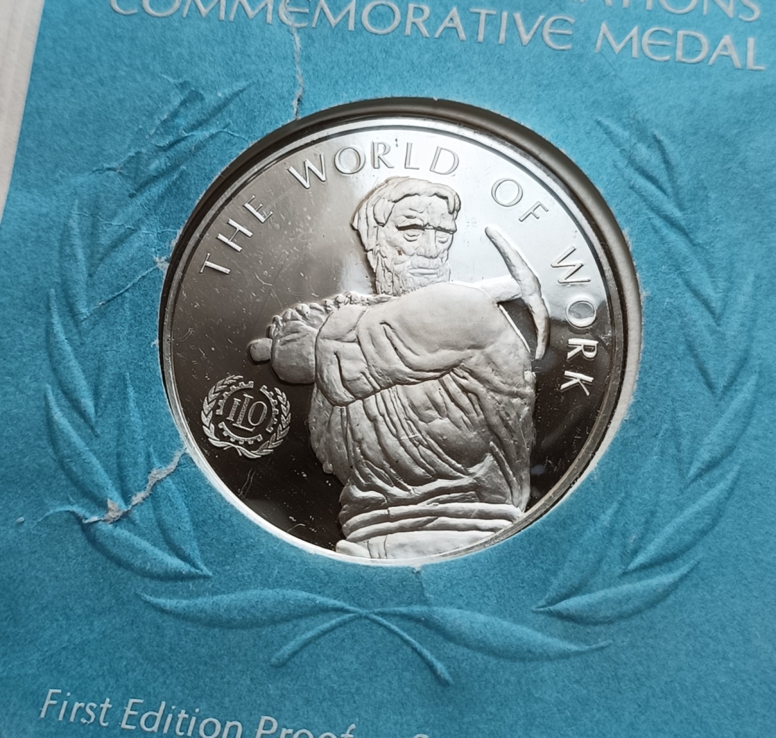 瓶子🏺第78期拍卖会 联合国1974年发行工人银质章原封（1盎司）