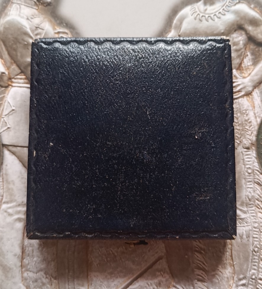 英系币章首饰盒子专场第6期 木盒69x69mm，内径5cm