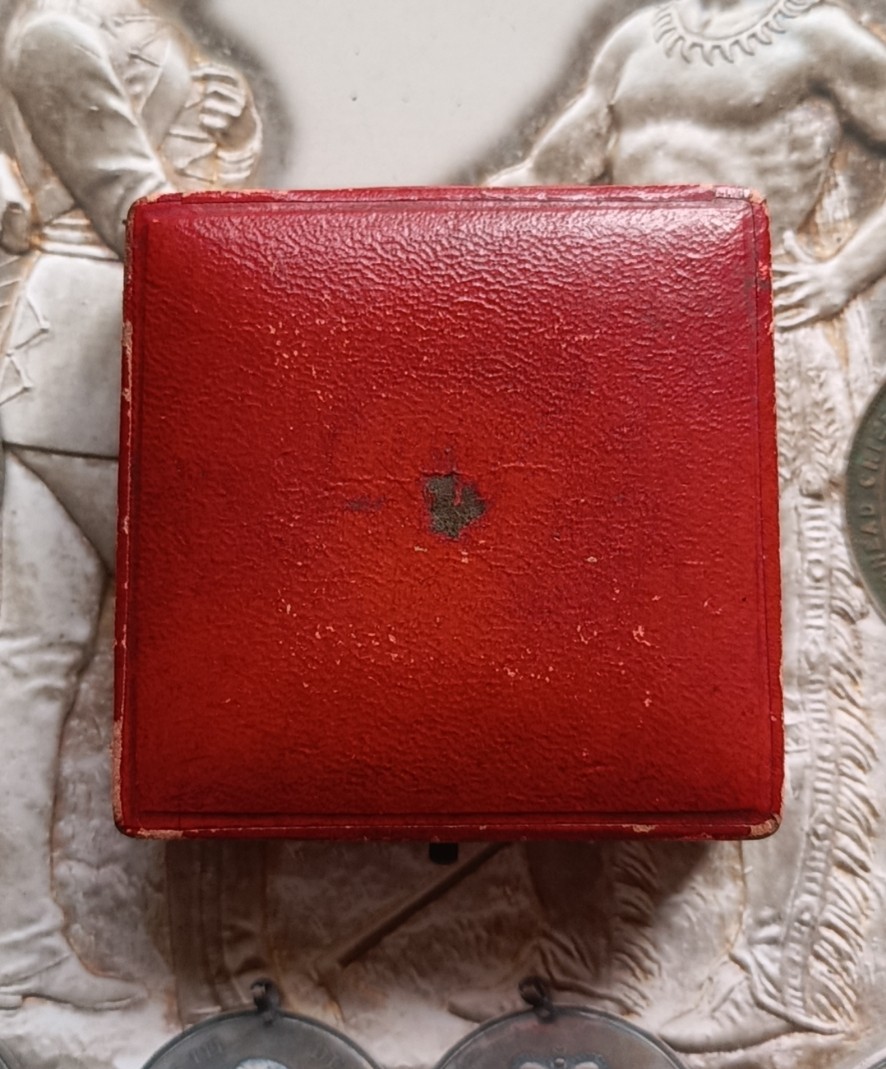 英系币章首饰盒子专场第6期 木盒62x62mm，内径39mm