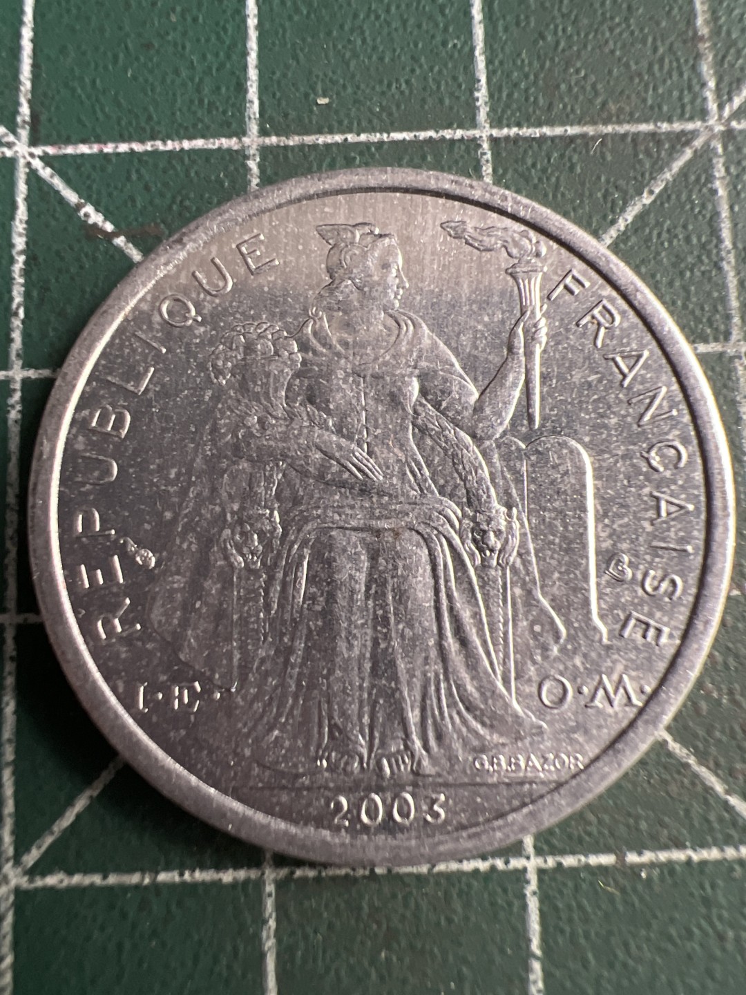 泡泡堂微拍第五十六幕硬币捡漏可累计专场👿👿，零佣金，零押金，累计满二十元包邮，接受代拍业务 玻璃尼西亚二法郎。