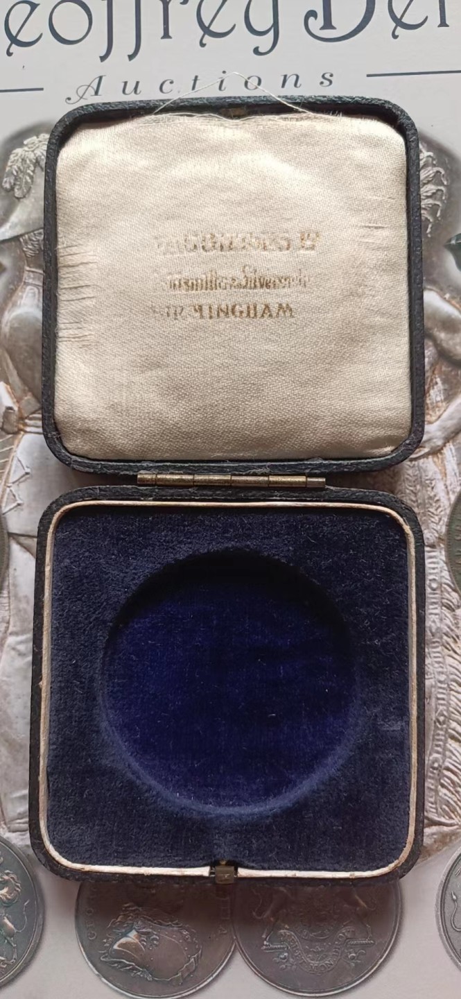 英系币章首饰盒子专场第6期 木盒75x75mm，内径5cm