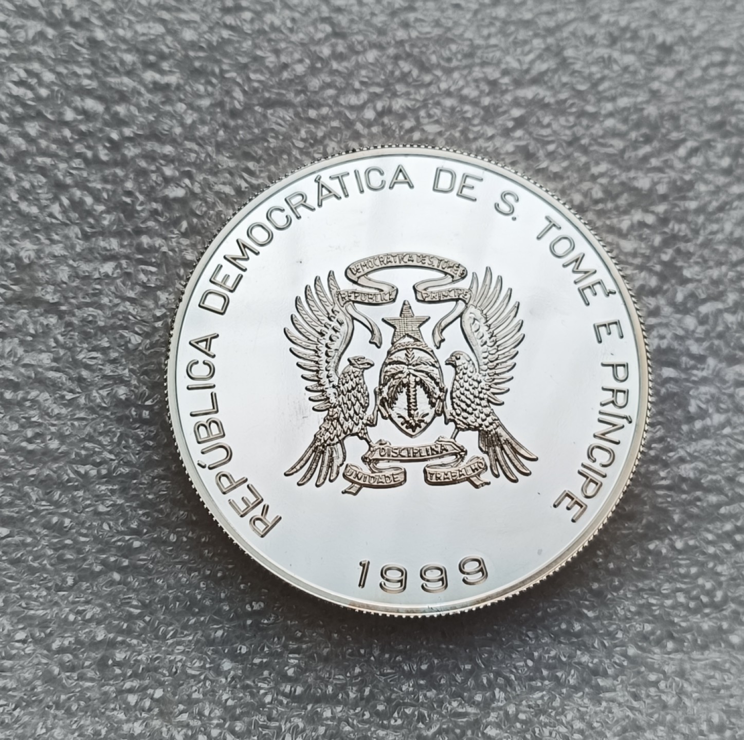 瓶子🏺第78期拍卖会 圣多美和普林西比1999年2000多布拉西班牙时币中币精制大银币39毫米32.89克