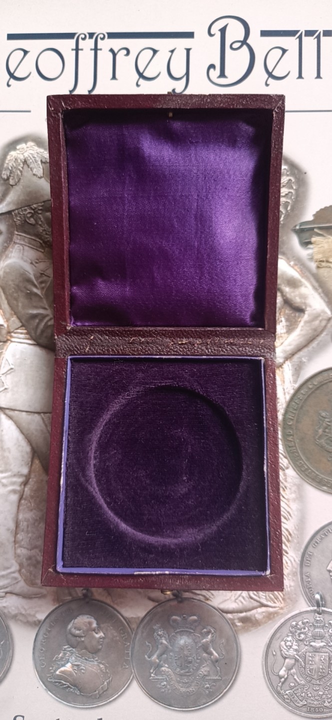 英系币章首饰盒子专场第6期 木盒7x7cm，内径45mm