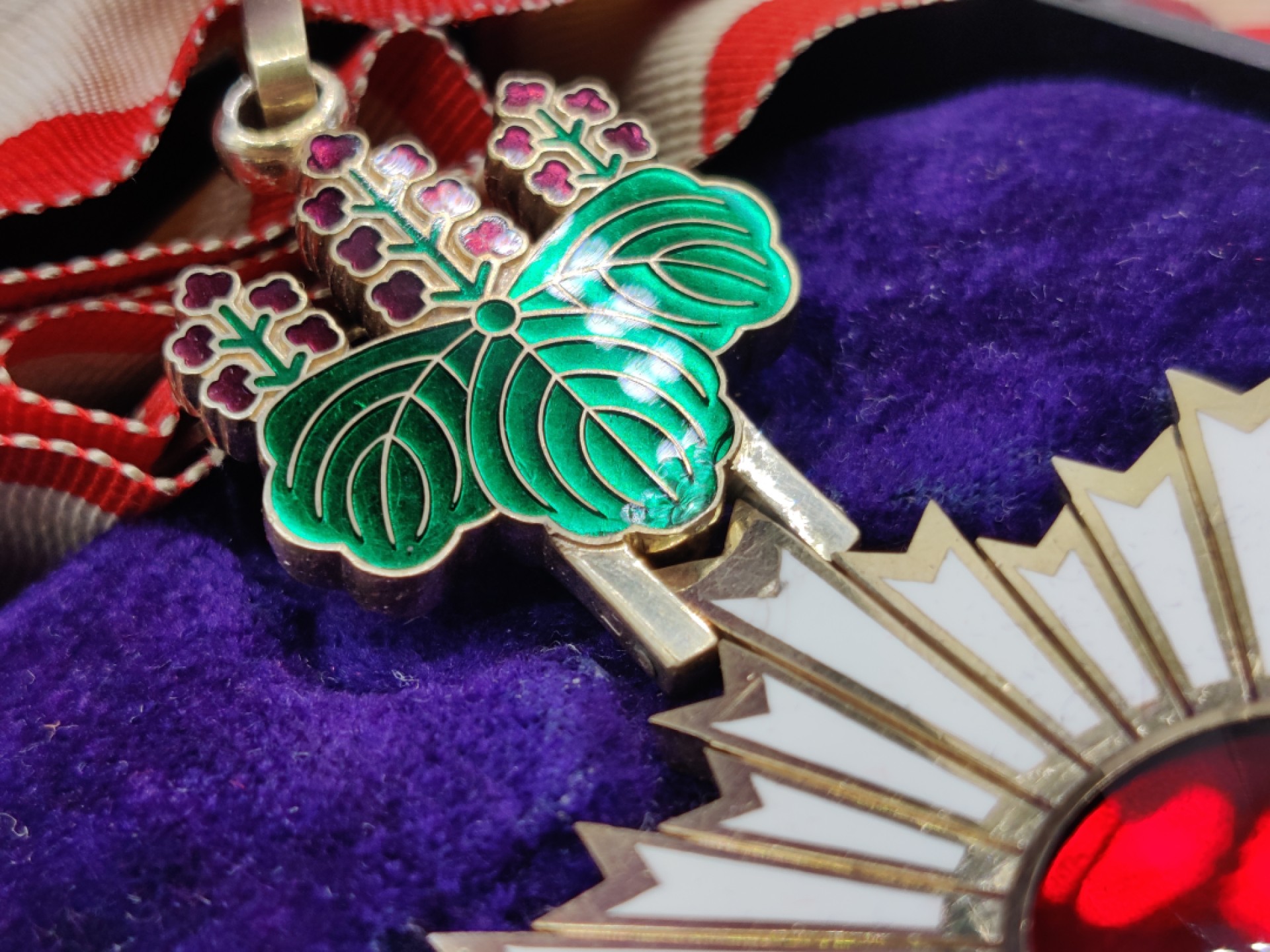 全场0元起拍 第29期 咸鱼国勋章拍卖专场 2月12日（周日）下午6：00开始 明治时期三等旭日章 银制带盒