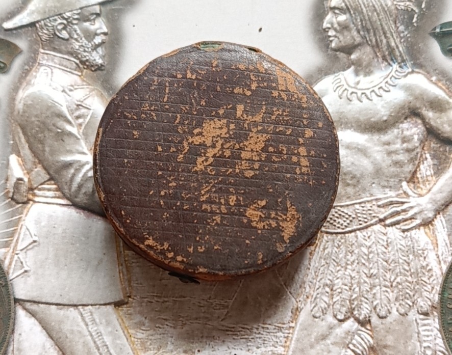 英系币章首饰盒子专场第6期 木盒外径5cm，内径约44mm