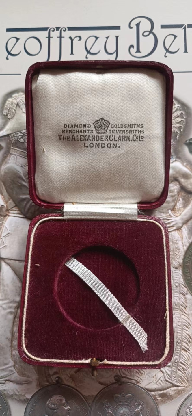 英系币章首饰盒子专场第6期 木盒67x67mm，内径37mm