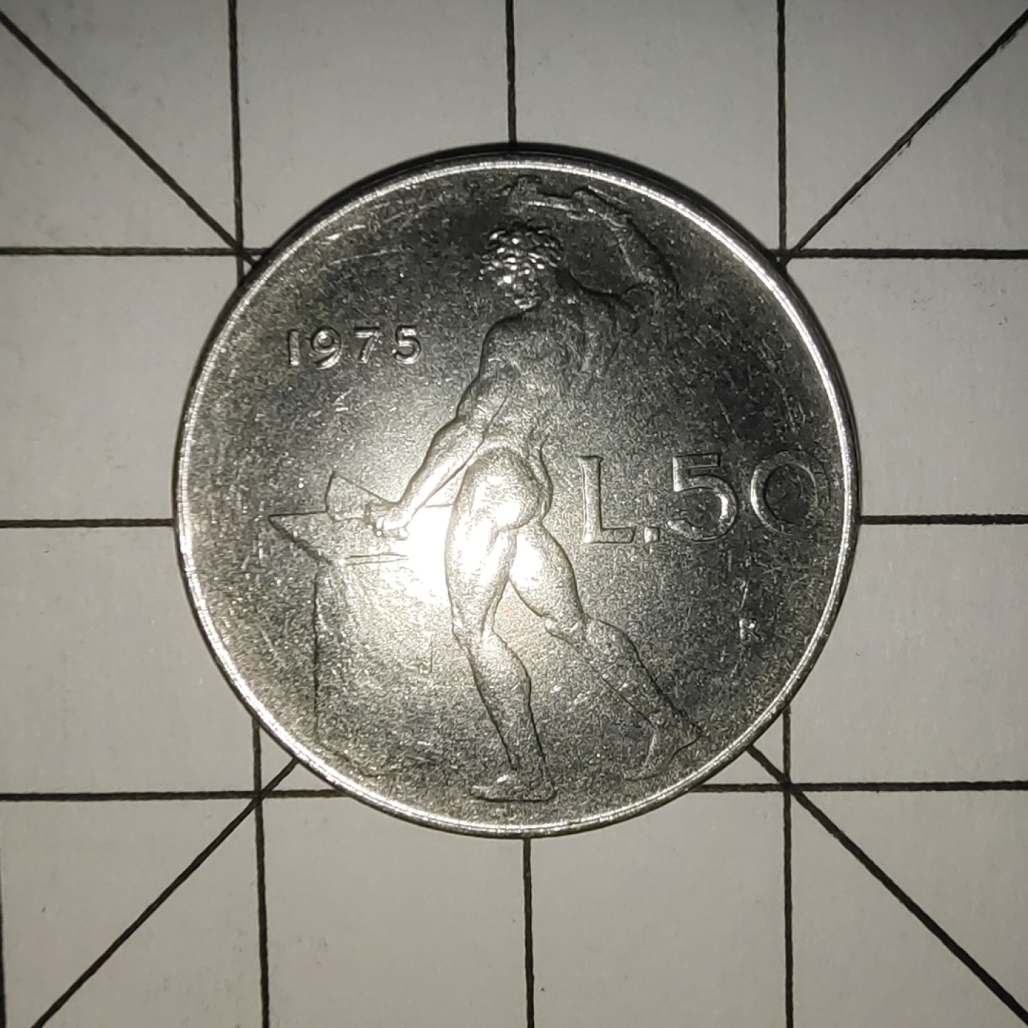 收藏之家世界硬币新年场(捡漏，无押金，无佣金，全场满20包邮，偏远地区除外) 意大利50里拉1975年