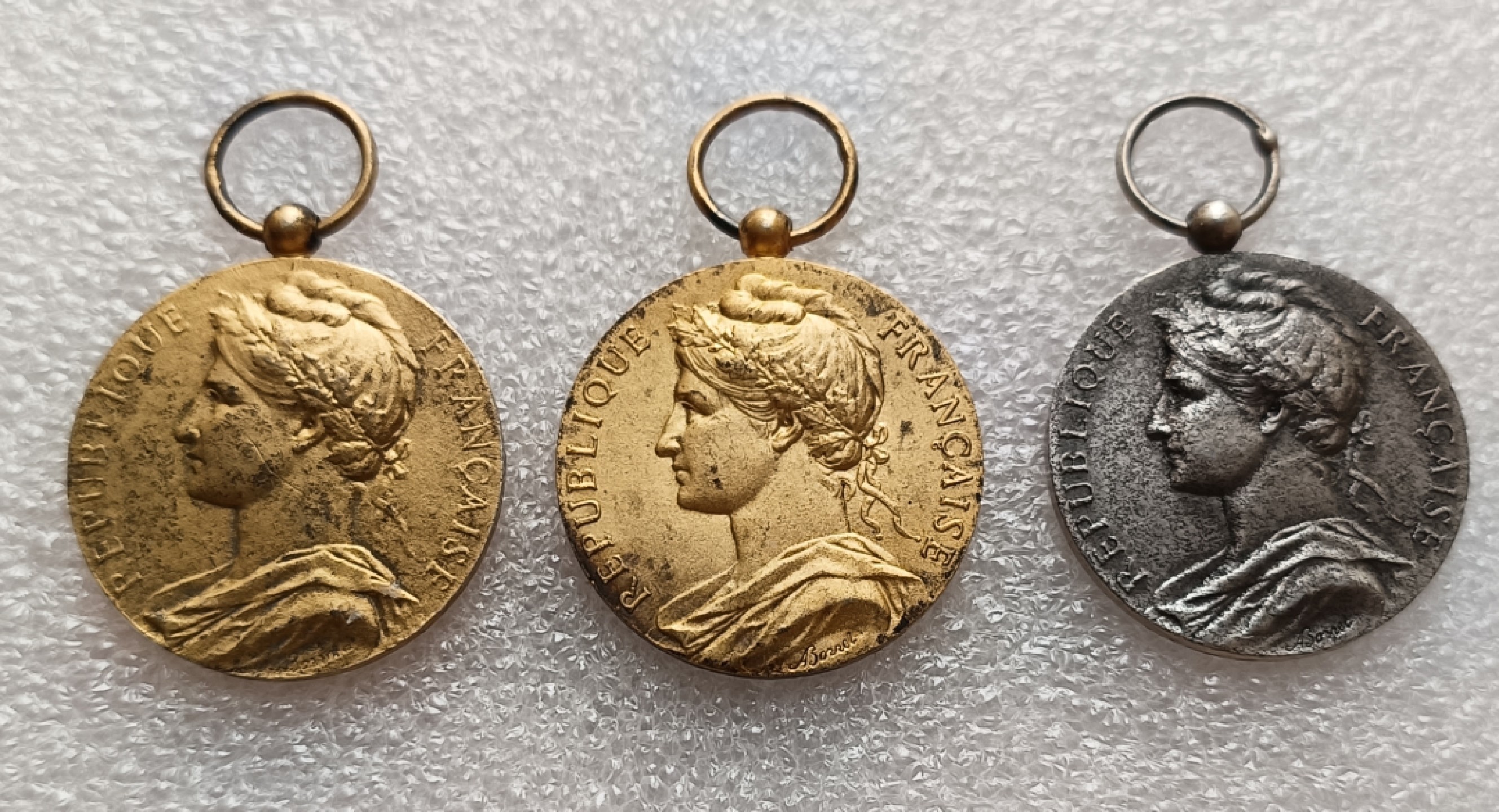 瓶子🏺第78期拍卖会 法国1950-1968年银质劳动奖章3枚