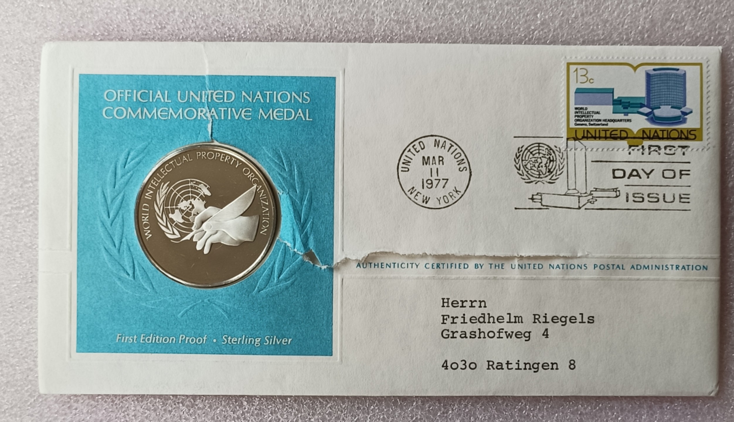 瓶子🏺第78期拍卖会 联合国1977年发行银质章原封（有破损）（1盎司）