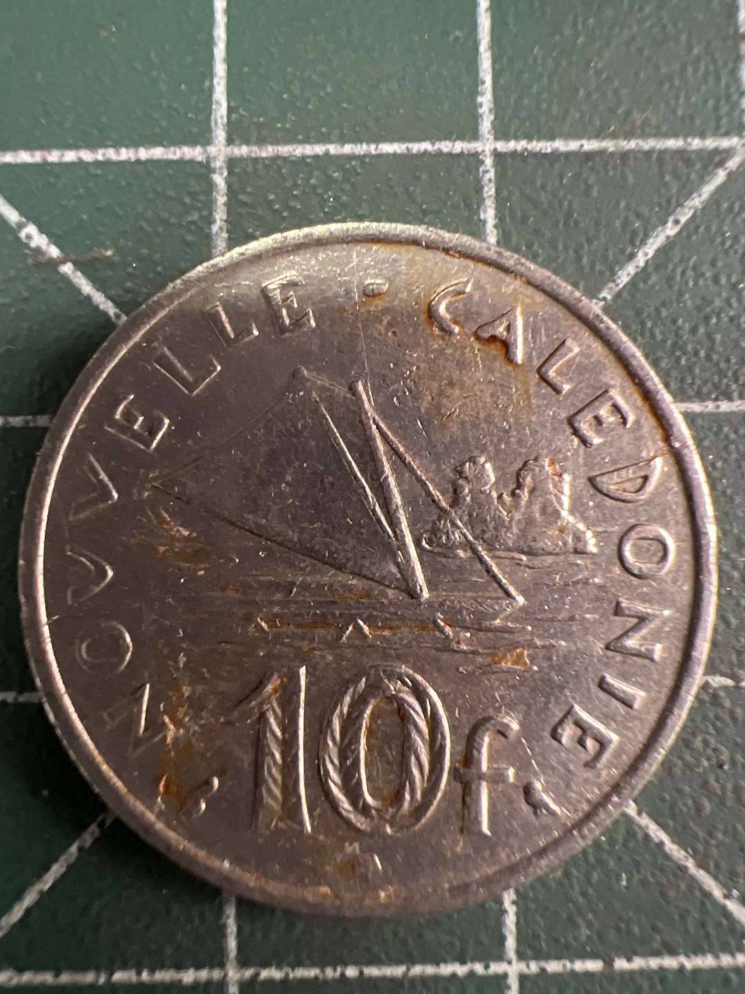 泡泡堂微拍第五十六幕硬币捡漏可累计专场👿👿，零佣金，零押金，累计满二十元包邮，接受代拍业务 法属卡勒多尼亚十法郎。