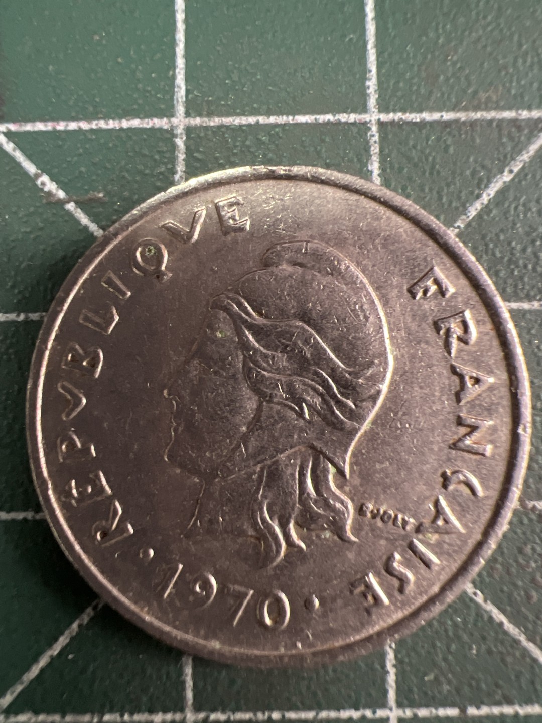 泡泡堂微拍第五十六幕硬币捡漏可累计专场👿👿，零佣金，零押金，累计满二十元包邮，接受代拍业务 法属卡勒多尼亚十法郎。