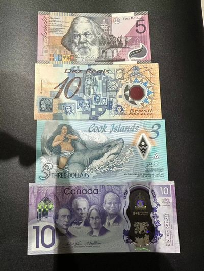 《外钞收藏家》第二百三十八期 - 四个国家四张裸币一起 全新UNC