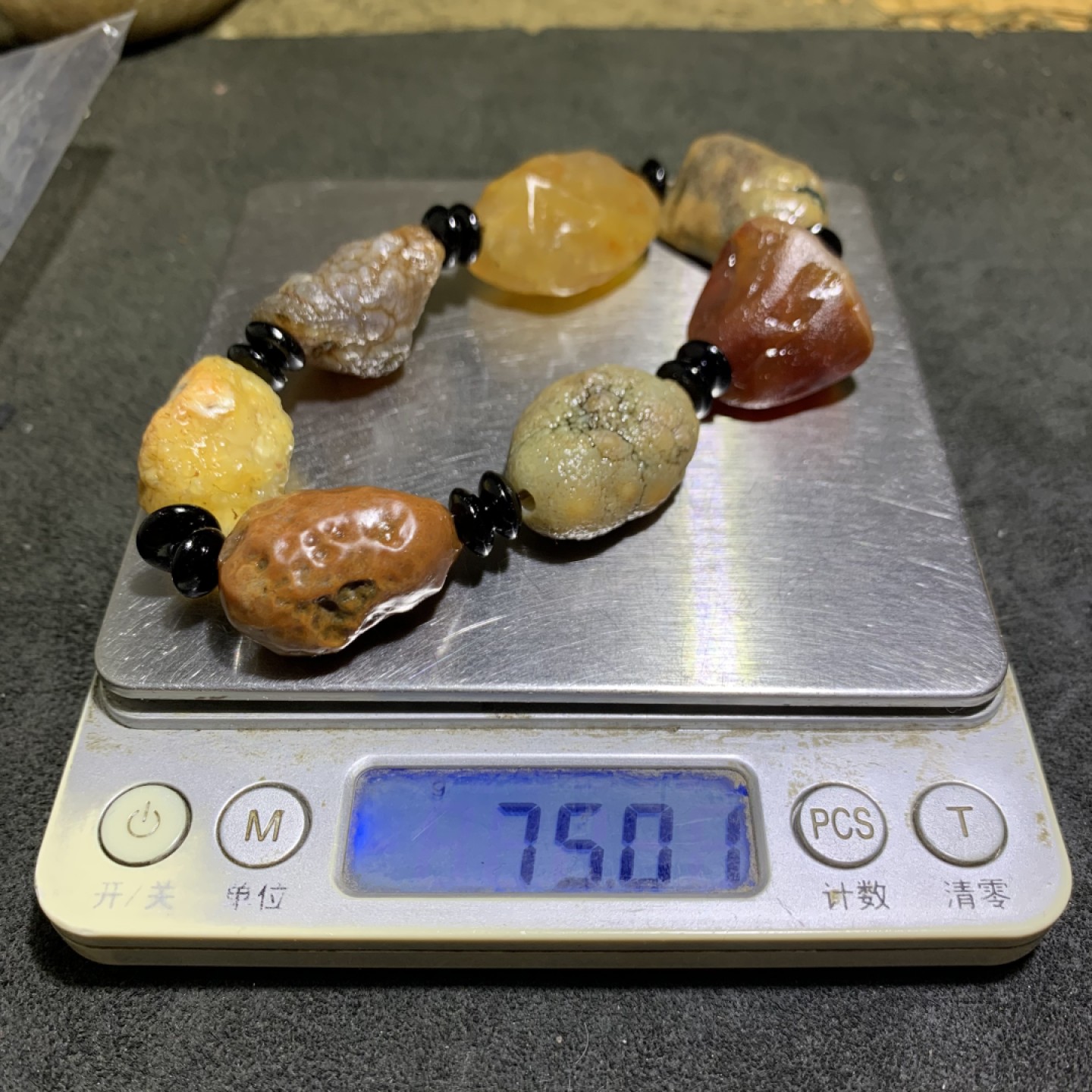 精美阿拉善多宝石原石手串一条