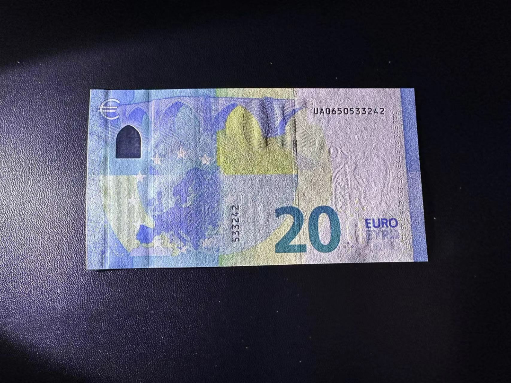 《外钞收藏家》第二百三十八期 最新版20欧元 全新UNC