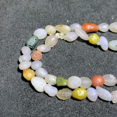 精美天然戈壁阿拉善多彩手串(手缠，项链)一条 精美天然戈壁阿拉善多彩手串(手缠，项链)一条