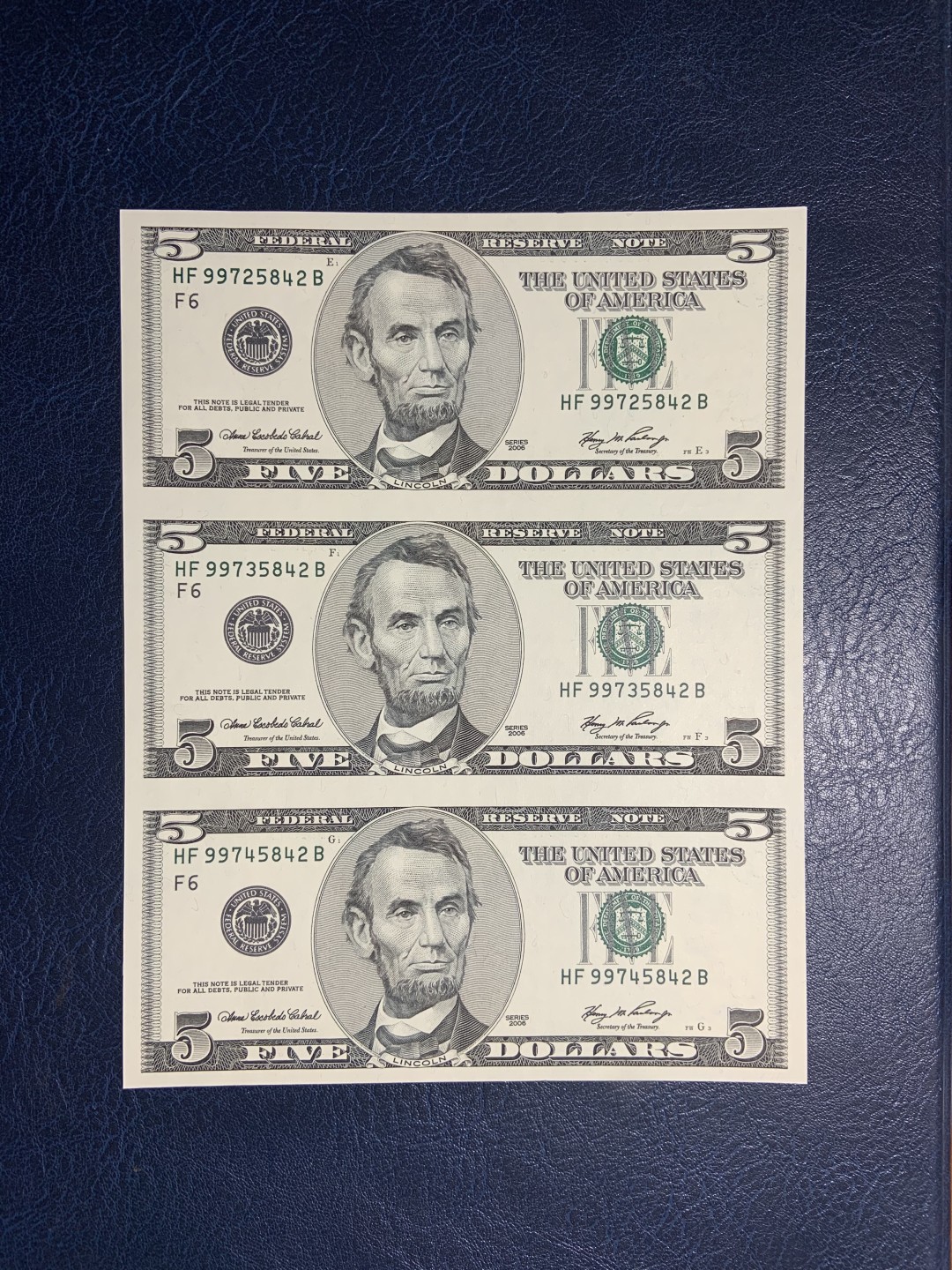 收藏联盟Quantum Auction 第231期拍卖 已更新 美国联邦2006年5元三连体 品相UNC 大头版 第一张票面有轻微压痕
