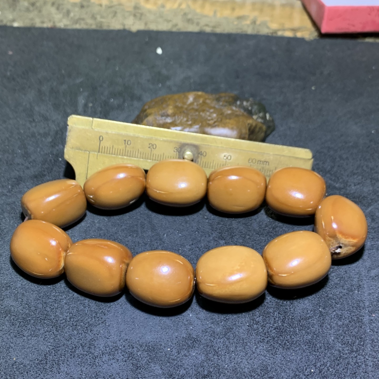印尼三面橄榄核素核手串一条