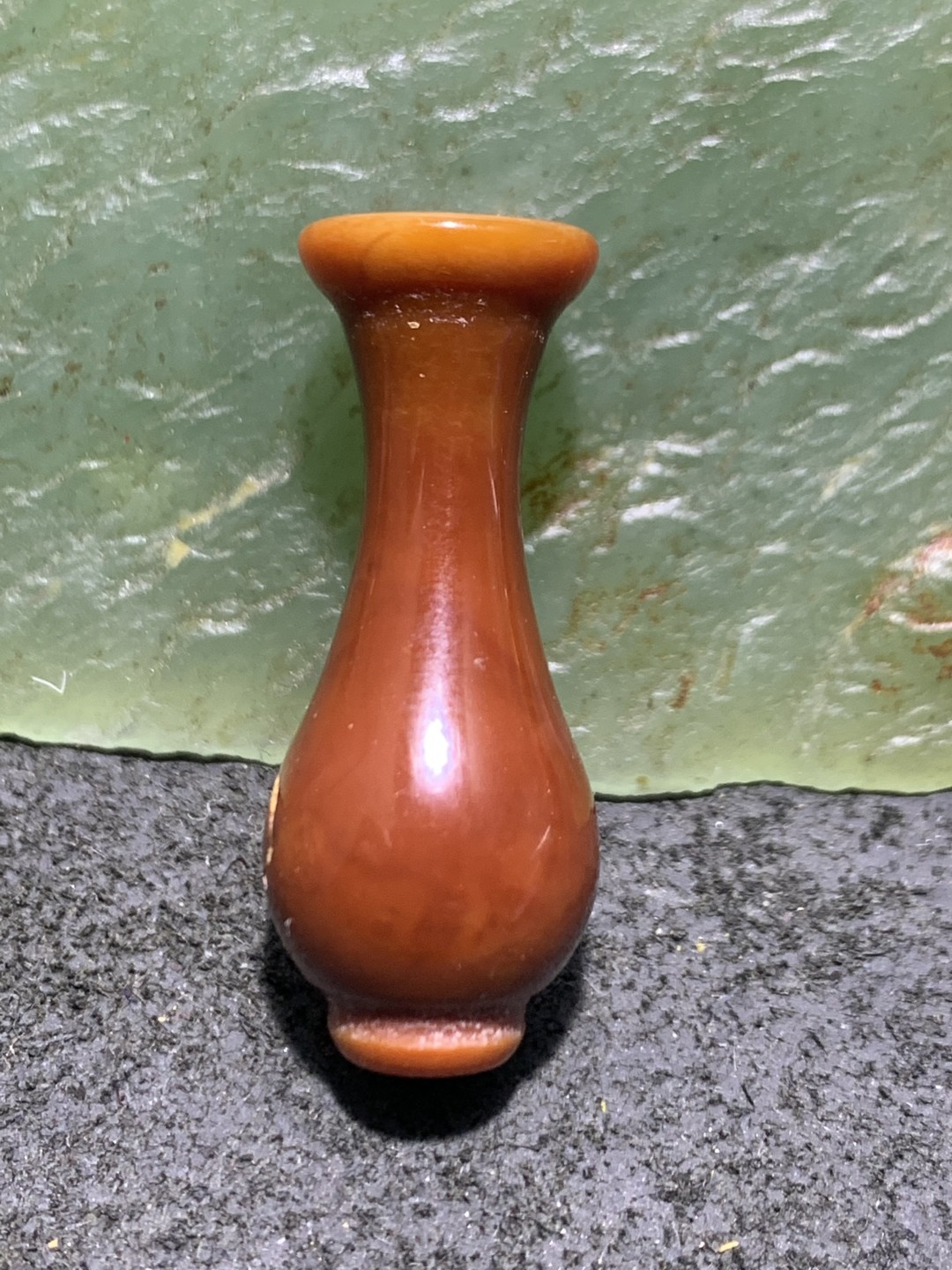 高玉化缠丝玛瑙通货瓶子一个，