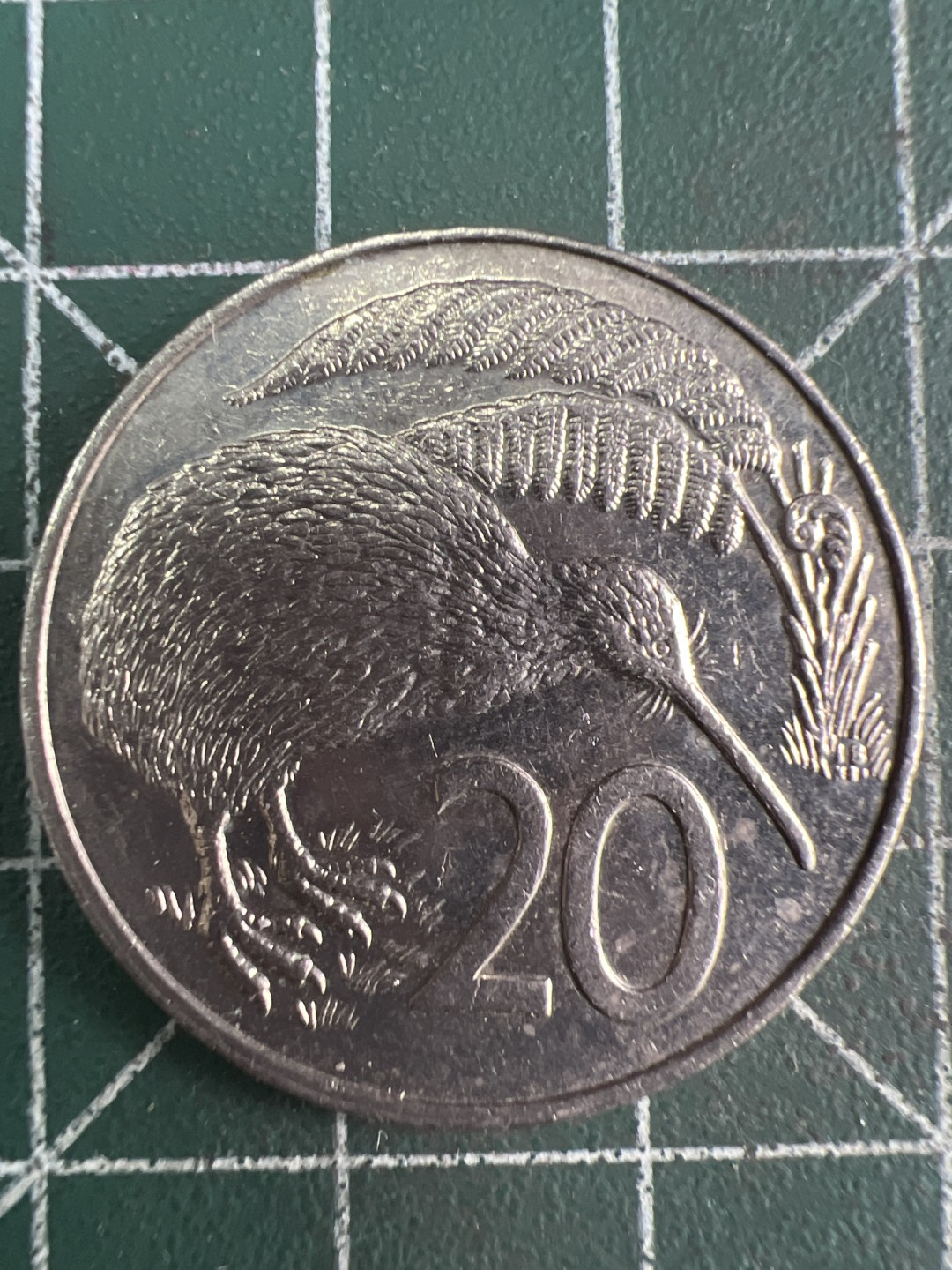 泡泡堂微拍第五十七幕硬币捡漏可累计专场👿👿，零佣金，零押金，累计满二十元包邮，接受代拍业务 西兰高冠20分。