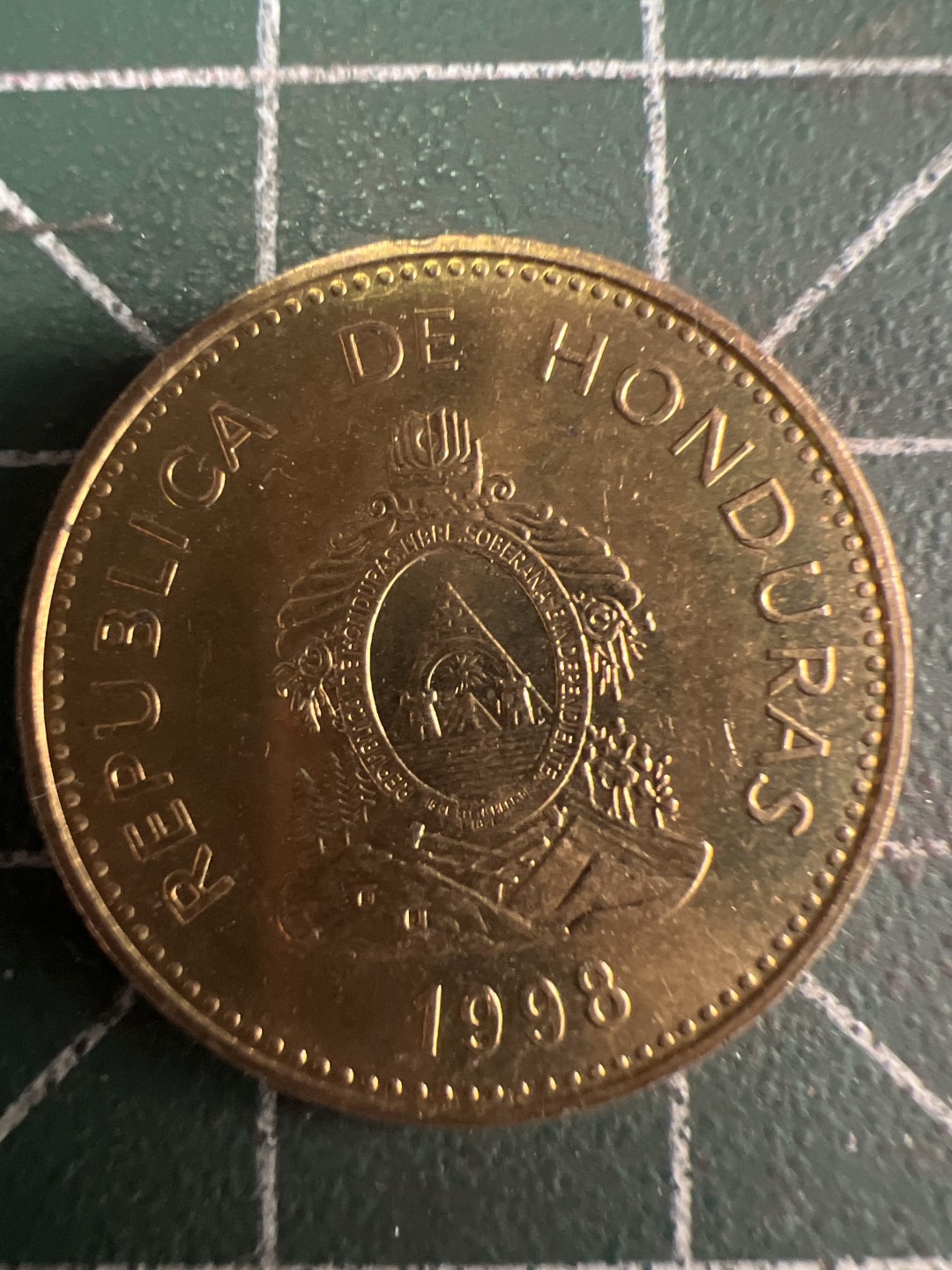 泡泡堂微拍第五十六幕硬币捡漏可累计专场👿👿，零佣金，零押金，累计满二十元包邮，接受代拍业务 洪都拉斯五分。