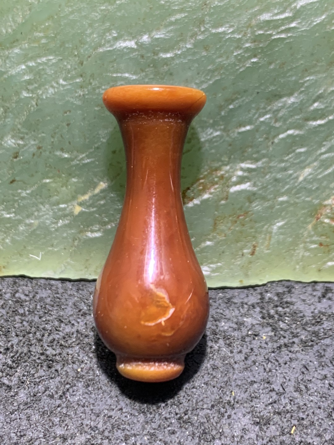 高玉化缠丝玛瑙通货瓶子一个，