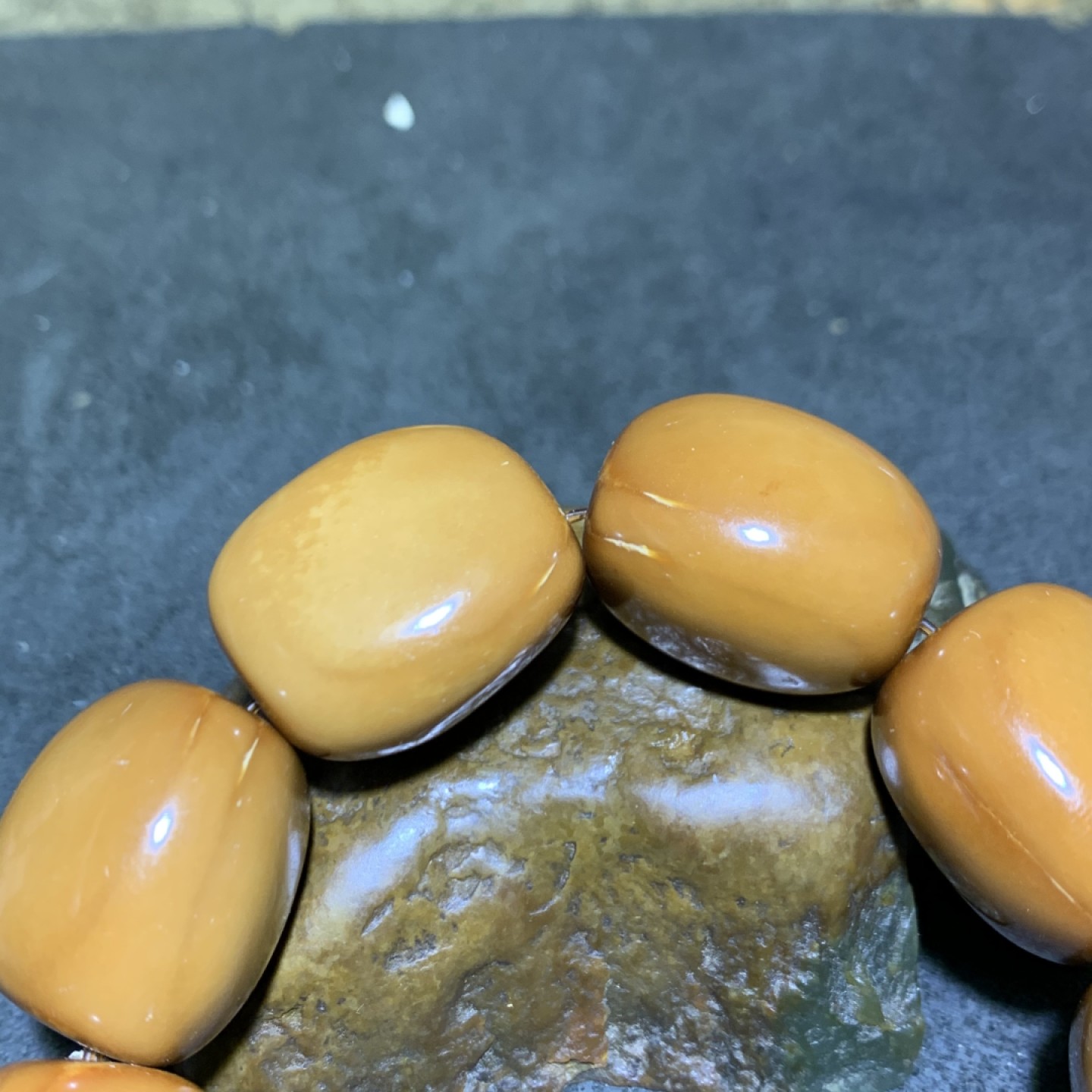 印尼三面橄榄核素核手串一条