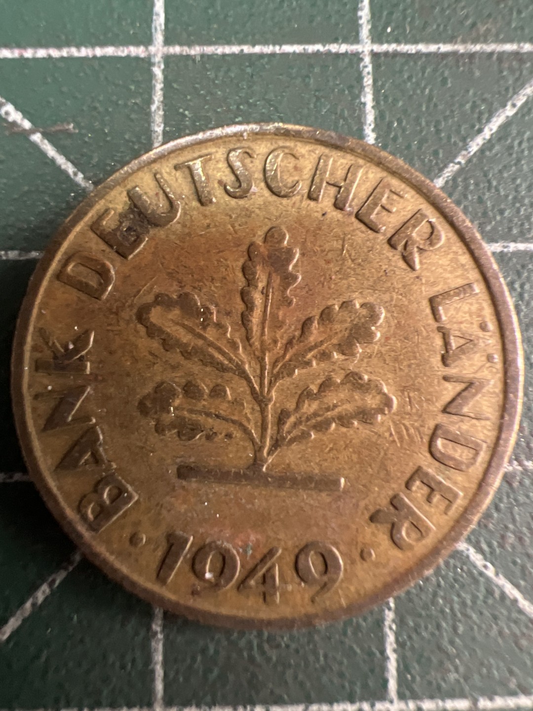 泡泡堂微拍第五十七幕硬币捡漏可累计专场👿👿，零佣金，零押金，累计满二十元包邮，接受代拍业务 德国1949年银行版十分。