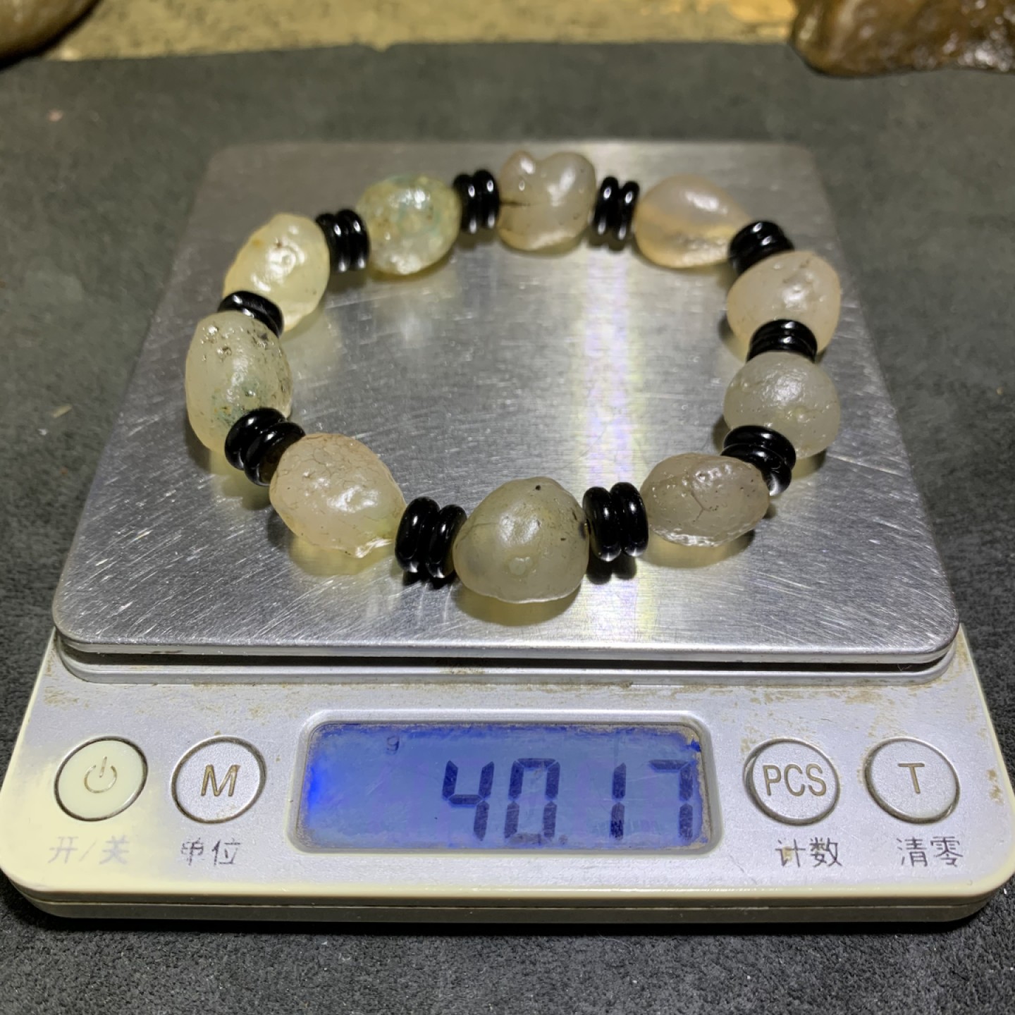 精美天然阿拉善玛瑙原石手串一条