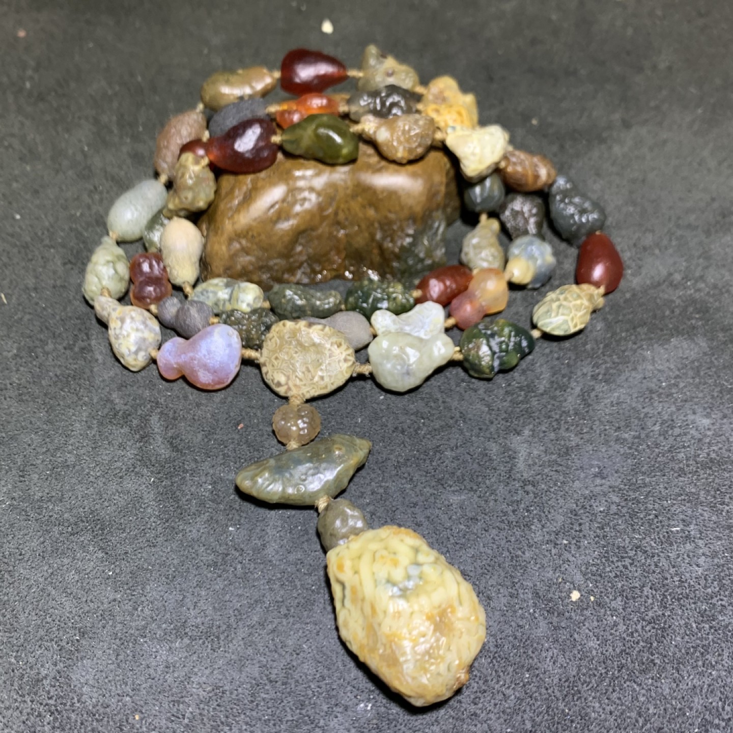 精美阿拉善罕见葫芦筋脉原石项链一条！