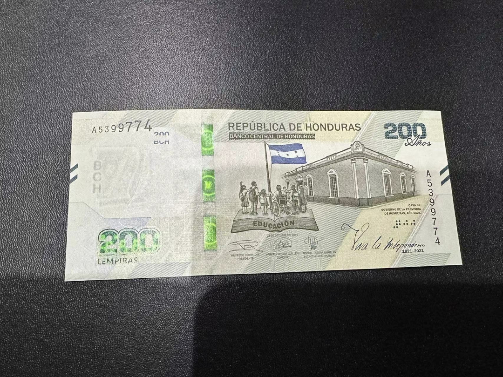 《外钞收藏家》第二百三十八期 2019年洪都拉斯200 全新UNC