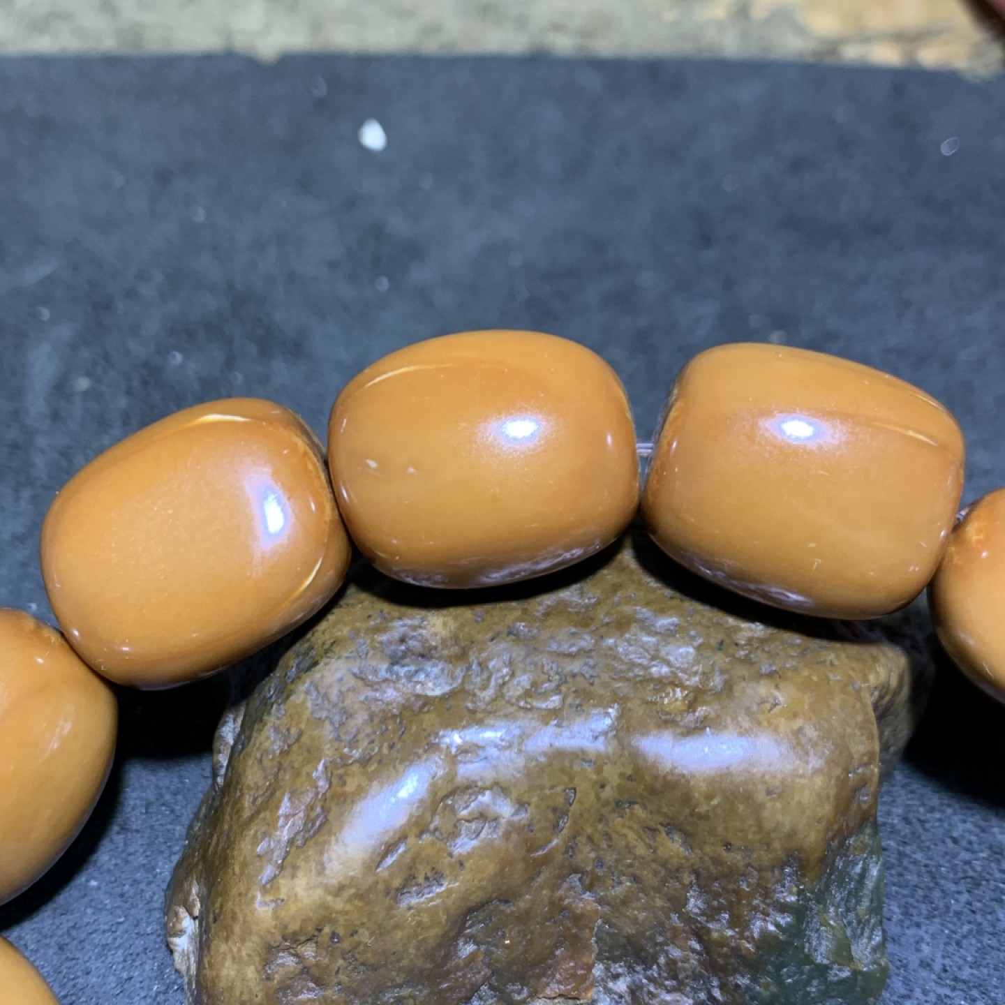 印尼三面橄榄核素核手串一条